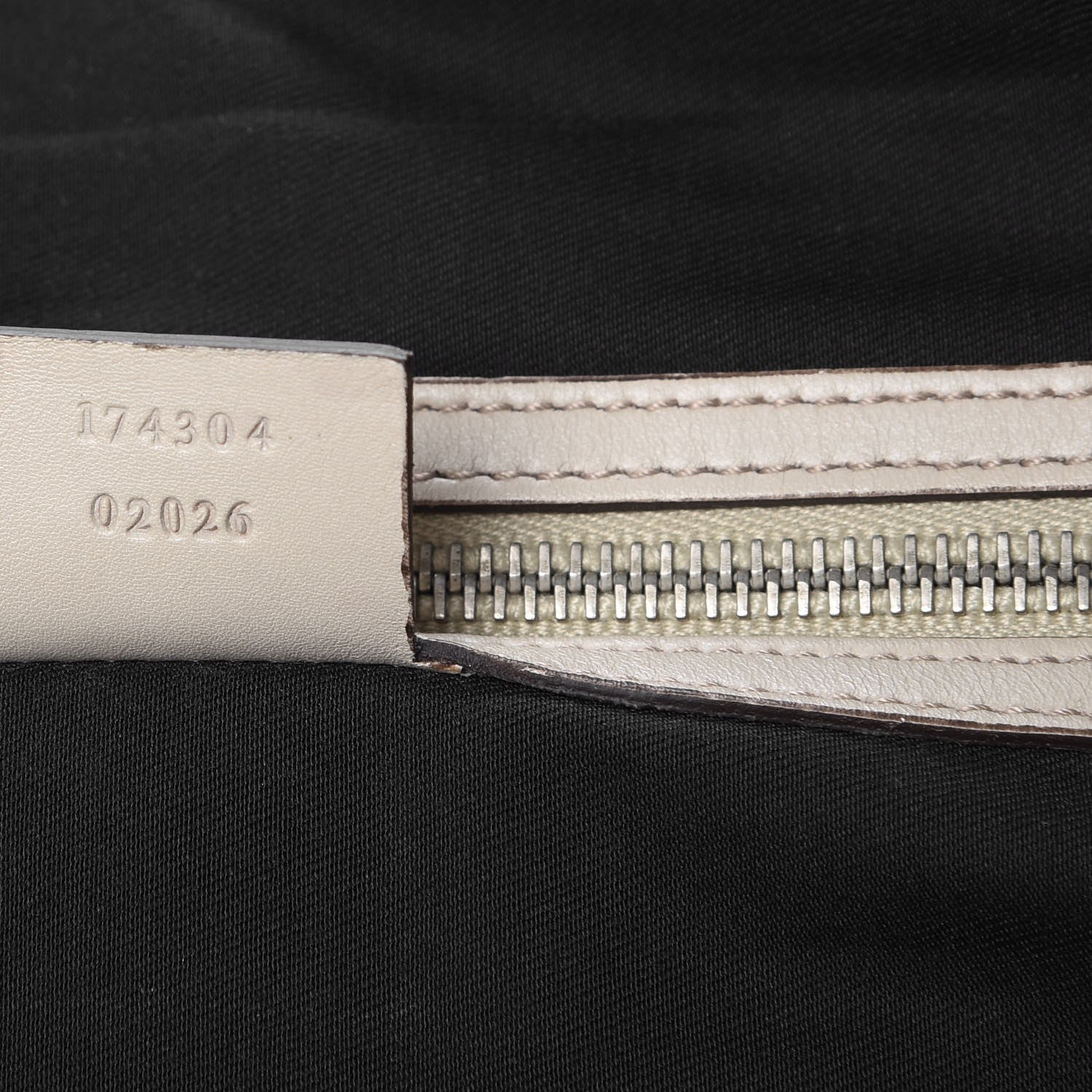 Gucci Guccissima Messenger Bag Ivory 7 of 12