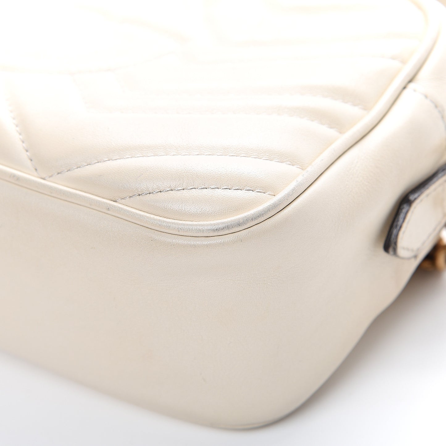 Calfskin Matelasse Small GG Marmont Chain Shoulder Bag White