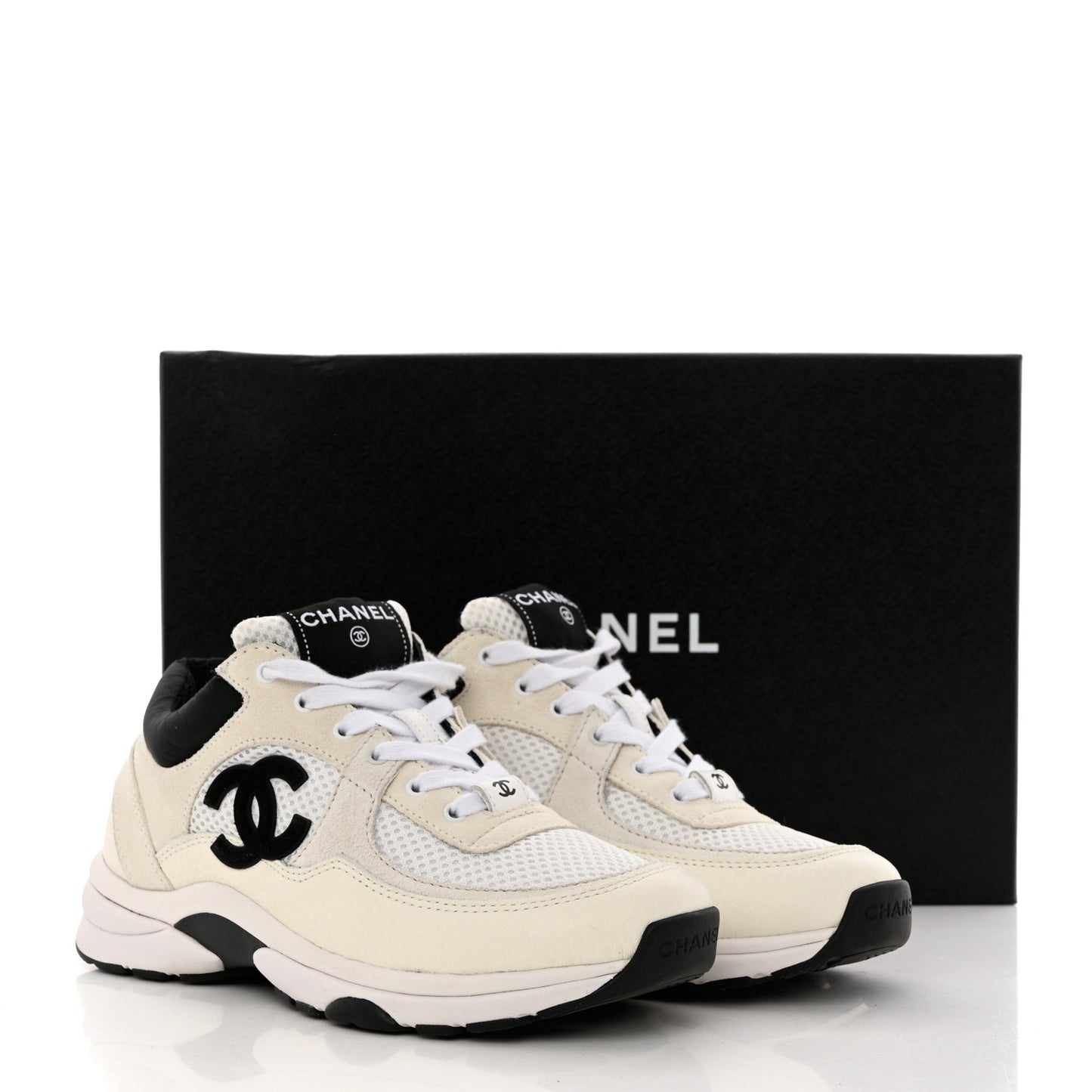 Mesh Suede Calfskin Grained Calfskin Womens CC Sneakers 36 White Black