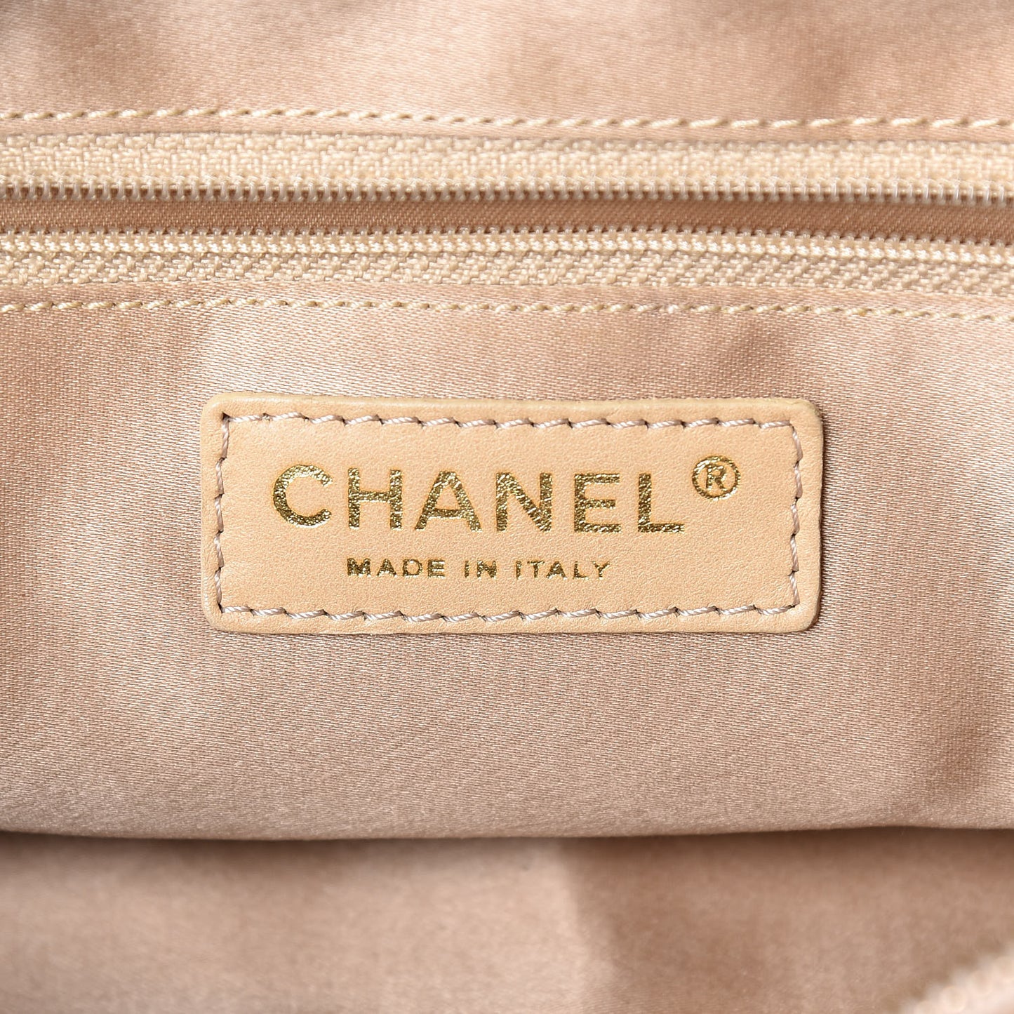 Lambskin Bubble Quilt Bowler Beige