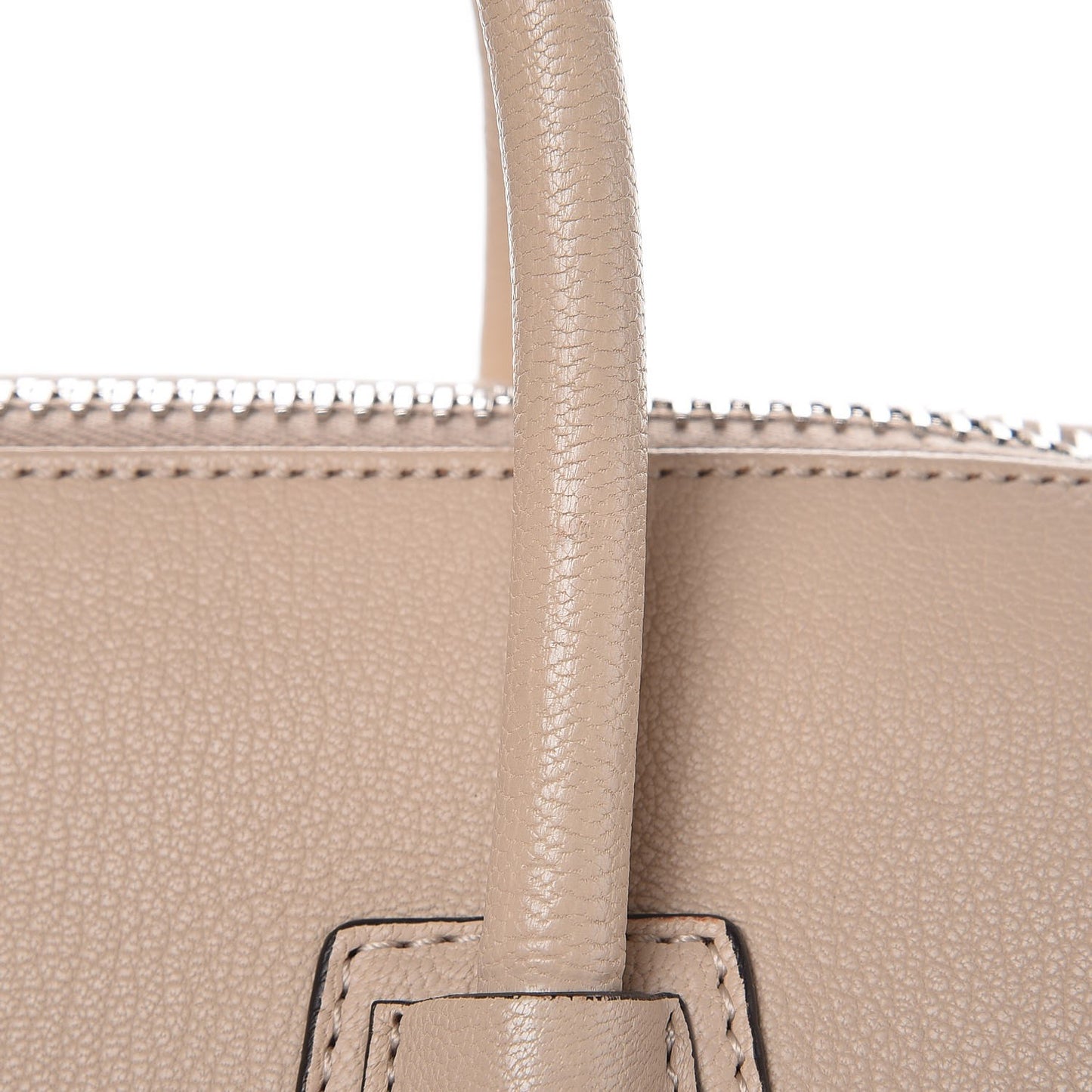 Sugar Goatskin Medium Antigona Mastic