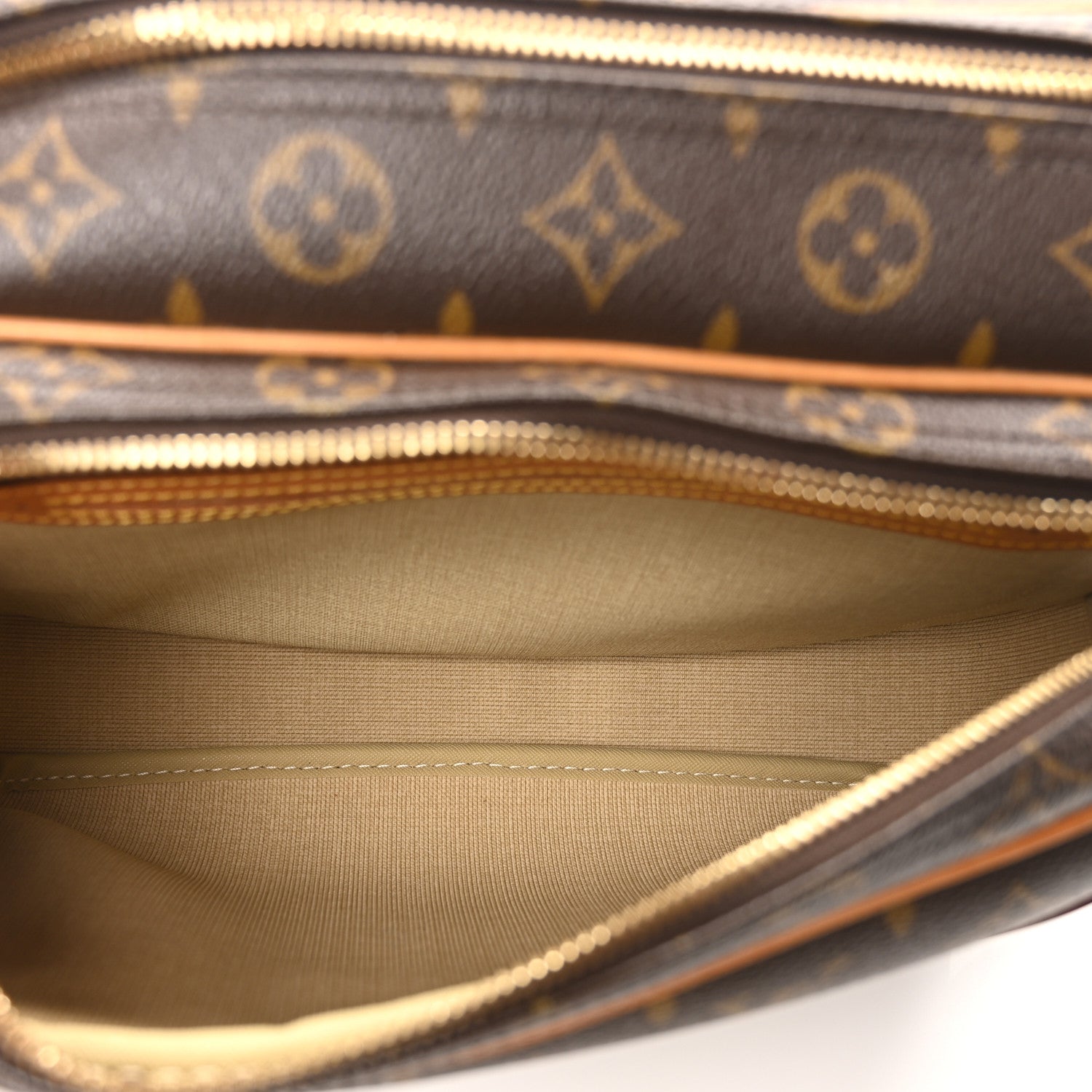 Louis Vuitton Monogram Reporter PM 5 of 9
