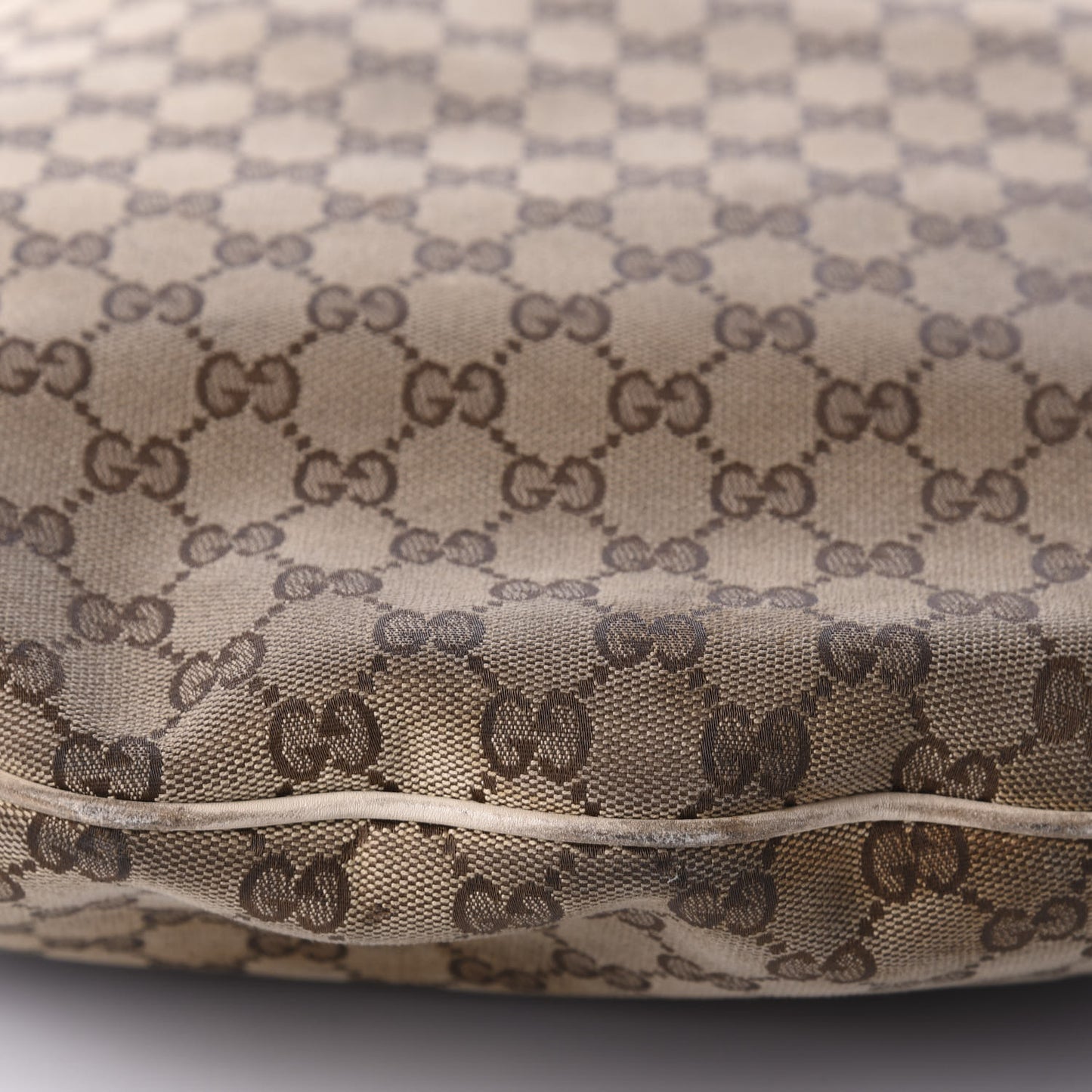 Monogram Large Wave Hobo Off White