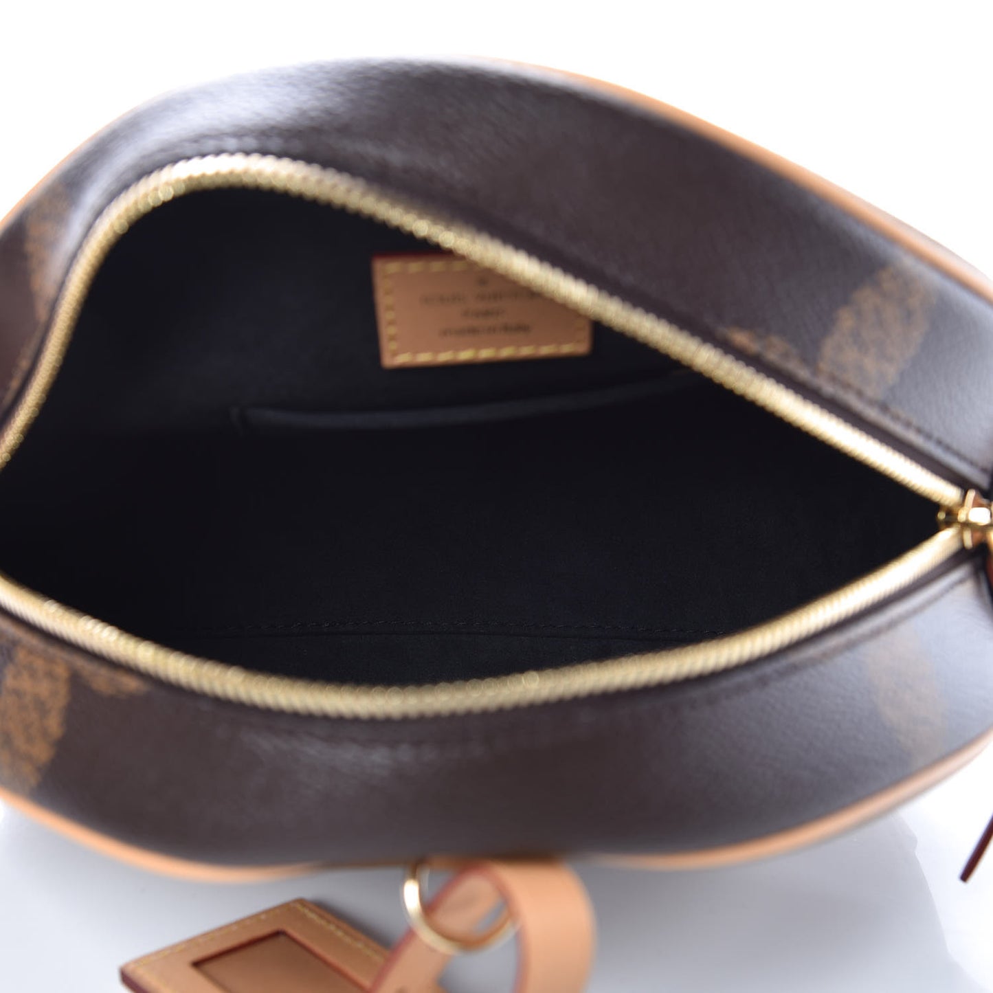 Reverse Monogram Giant Boite Chapeau Souple