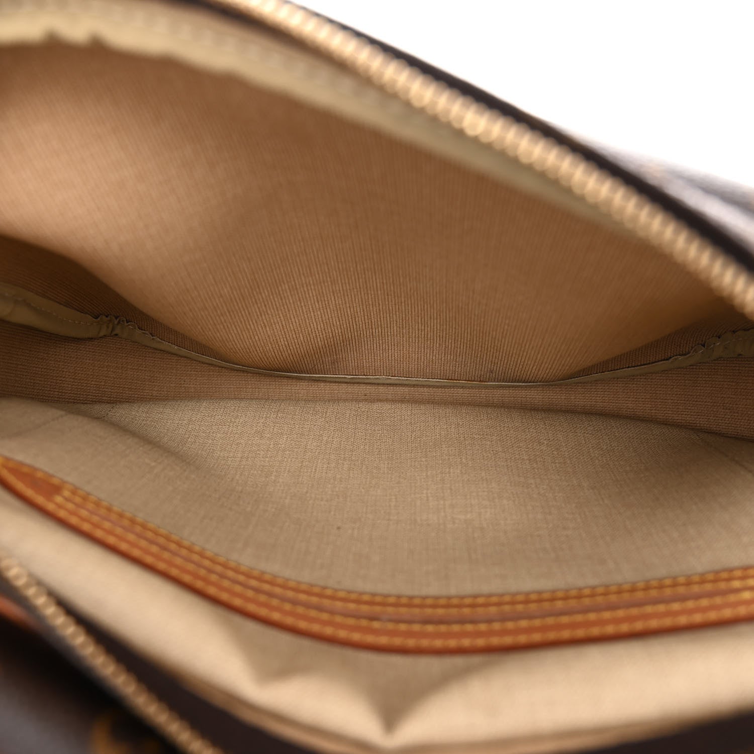 Louis Vuitton Monogram Reporter PM 6 of 10