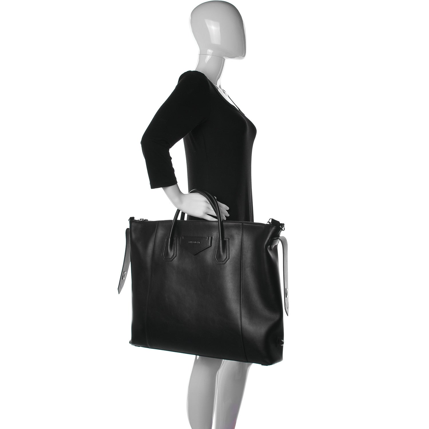 Givenchy Calfskin Maxi Antigona Black 2 of 10