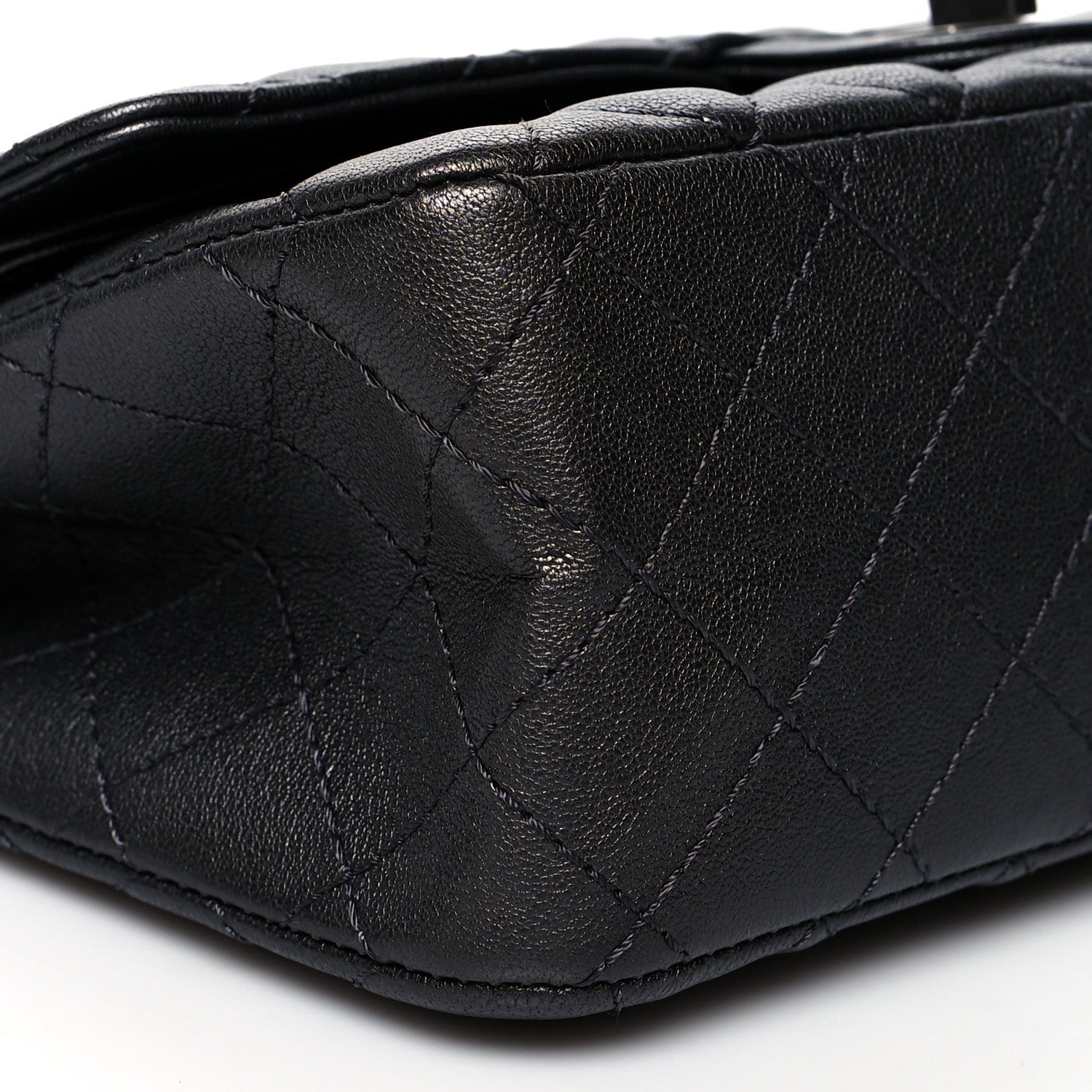 Chanel Metallic Sheepskin Quilted 2.55 Reissue 225 Flap Black 9 of 10