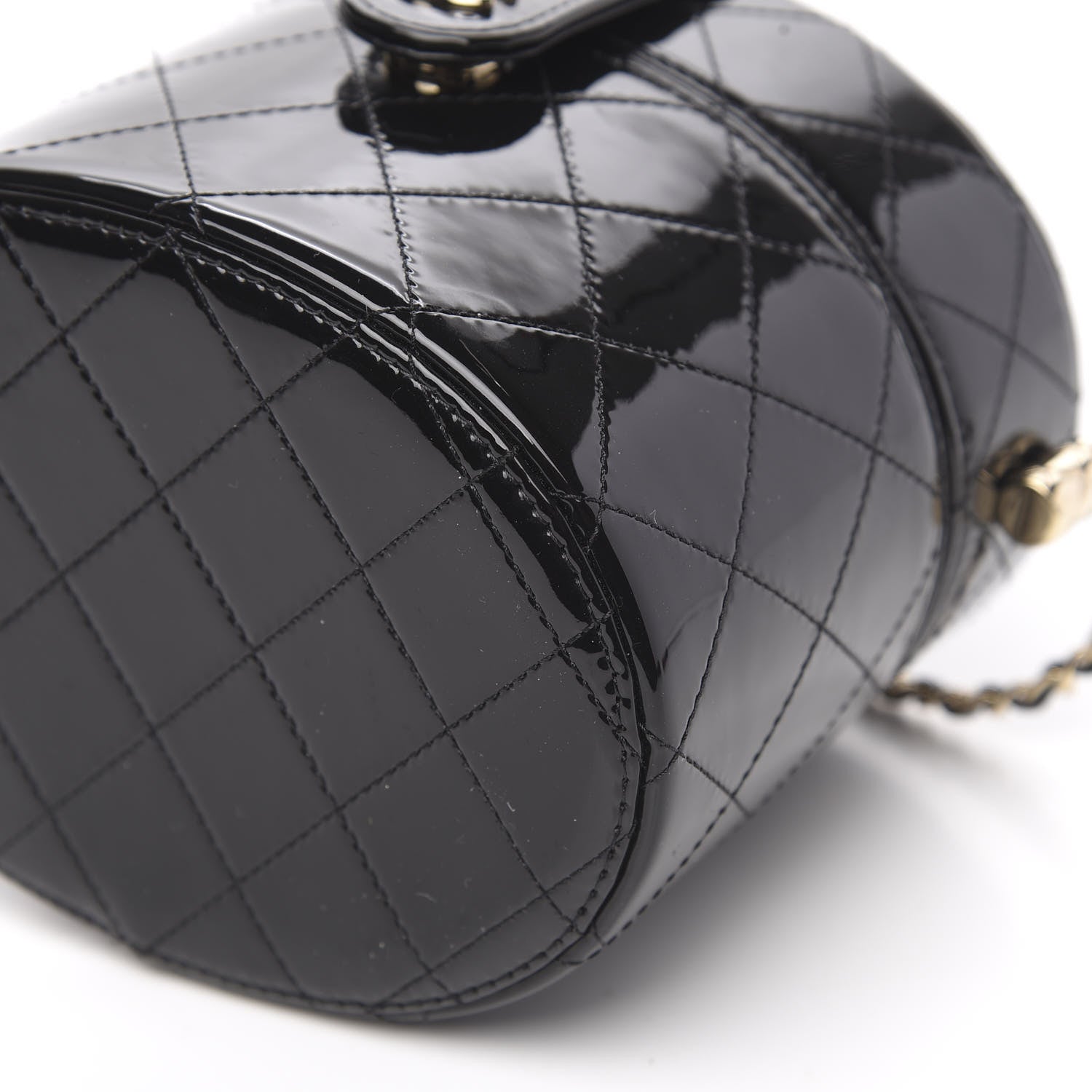 Chanel Patent Quilted Round Clutch With Chain Black 8 of 10