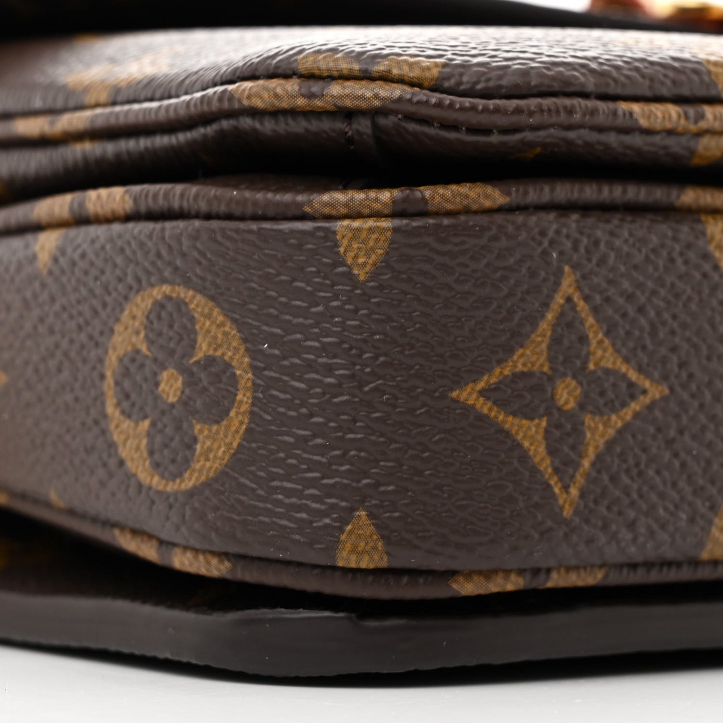 Monogram Pochette Metis East West