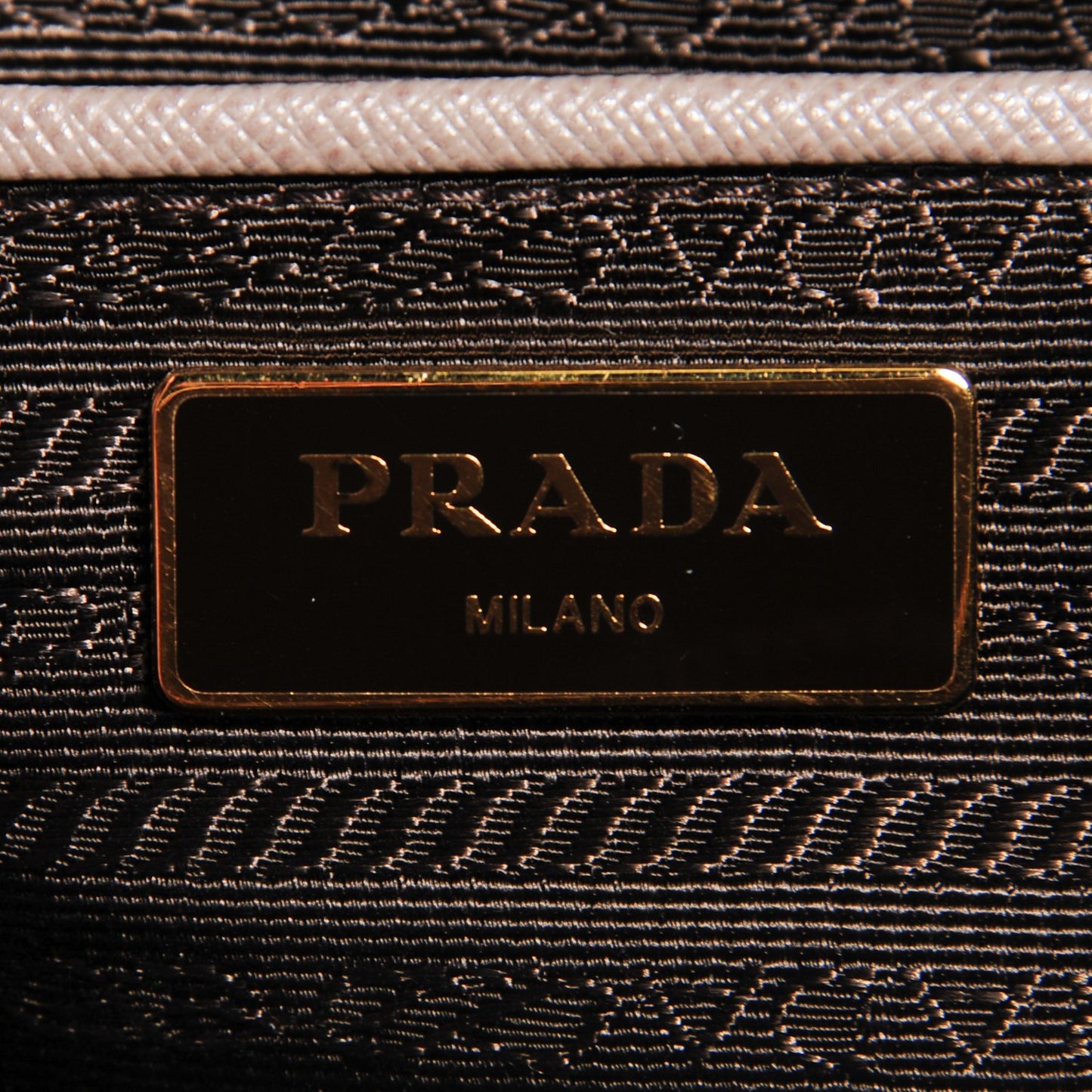 Saffiano Lux Medium Promenade Tote Argilla
