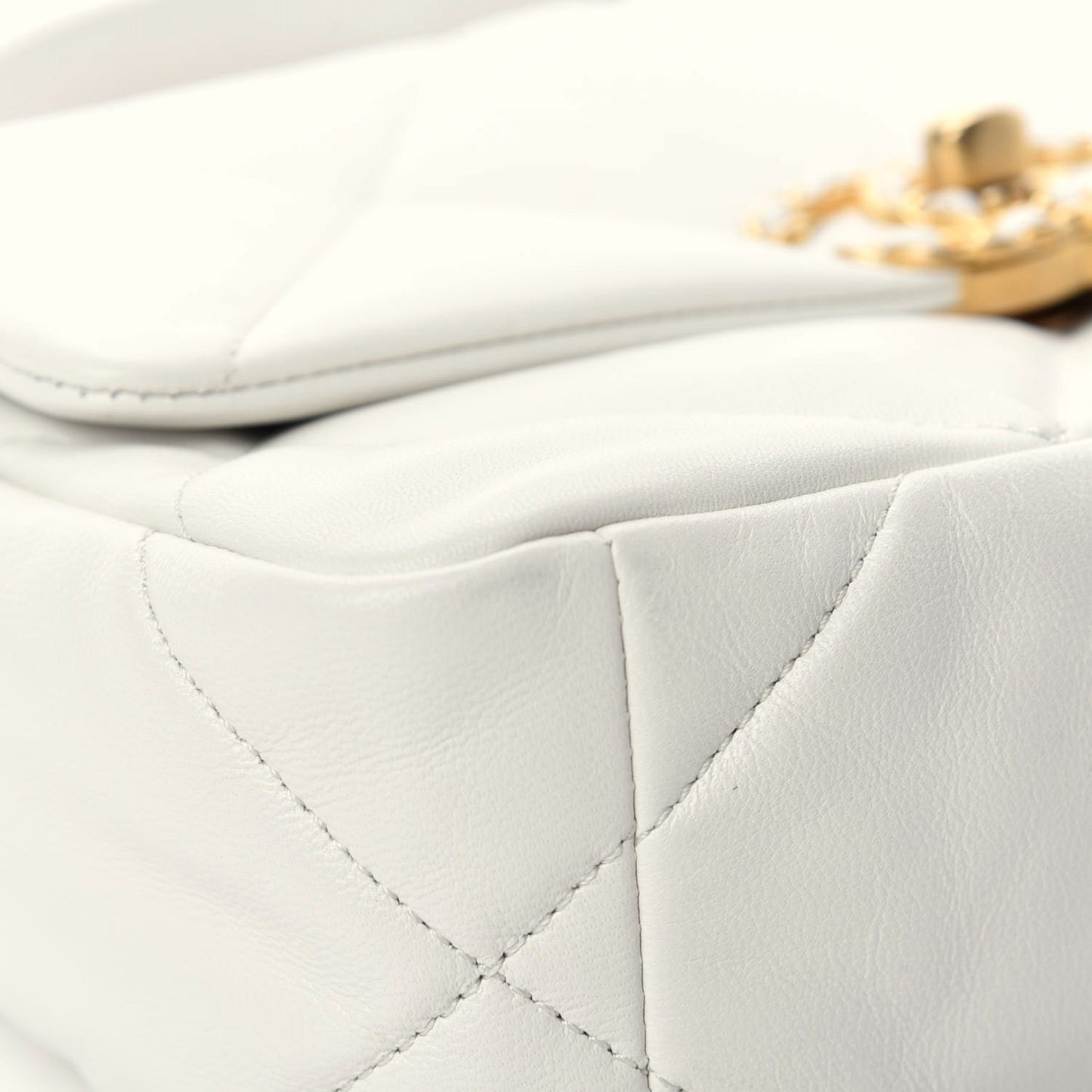 Goatskin Quilted Medium 19 Flap White