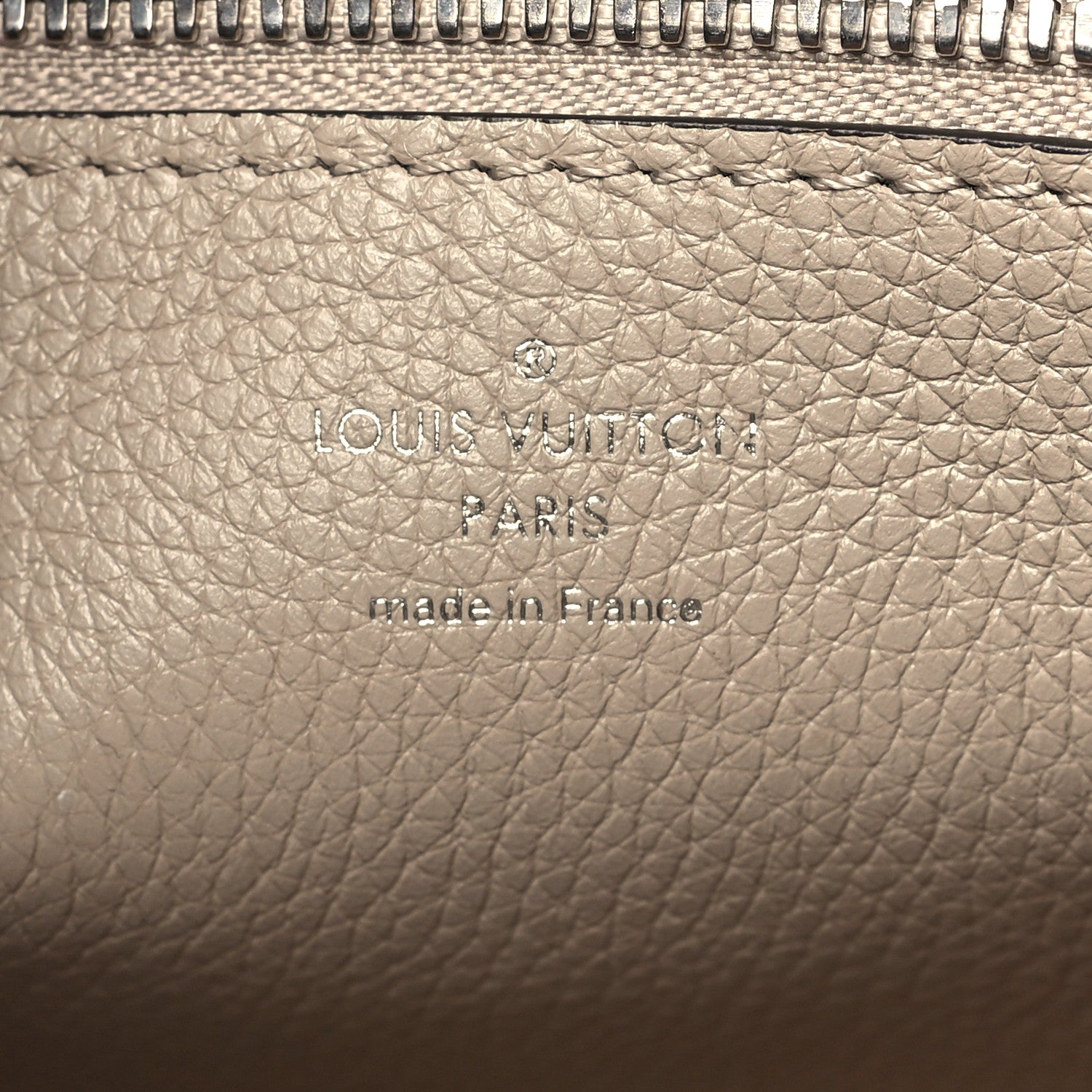 Louis Vuitton Mahina Muria Galet 6 of 9