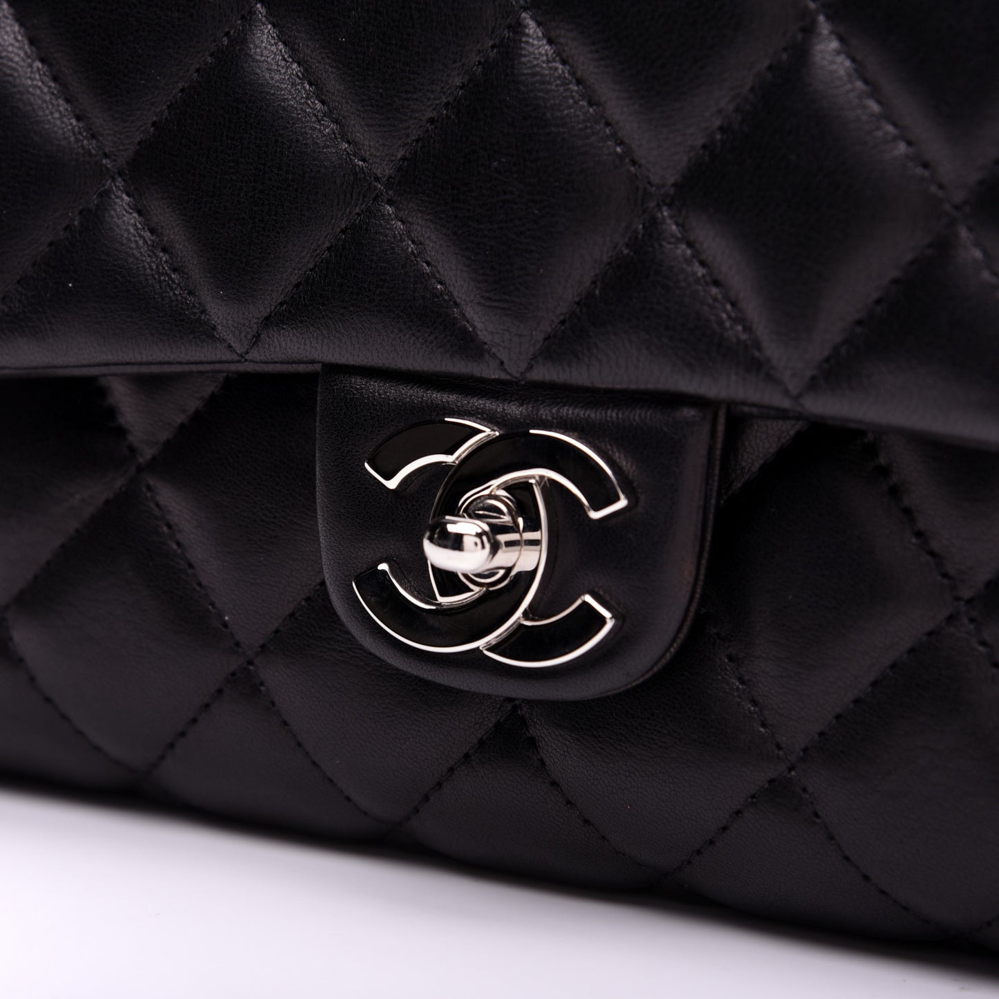 Lambskin Quilted Medium Kelly Flap Black