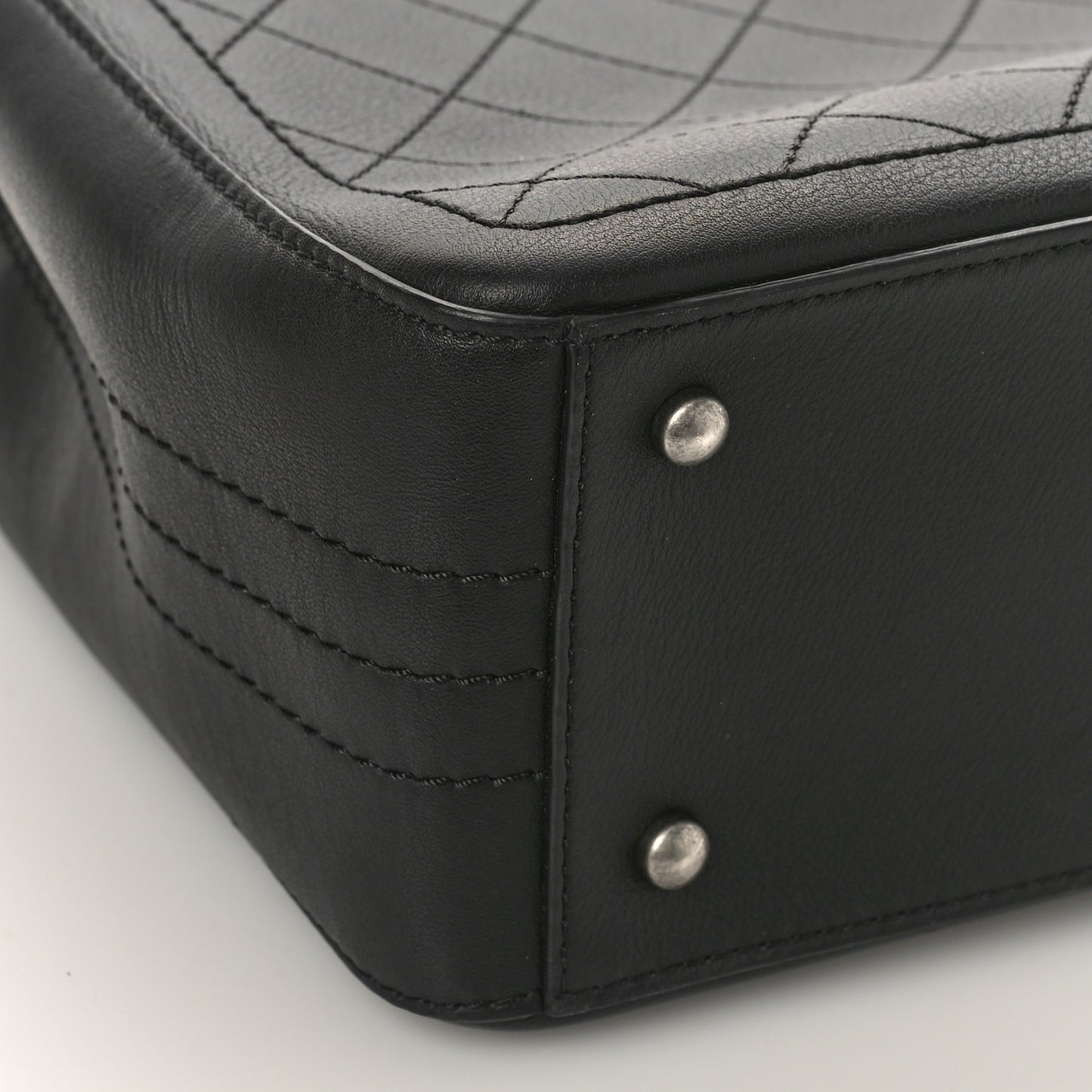 Bullskin Stitched Bi-Color Medium Shopping Tote Black