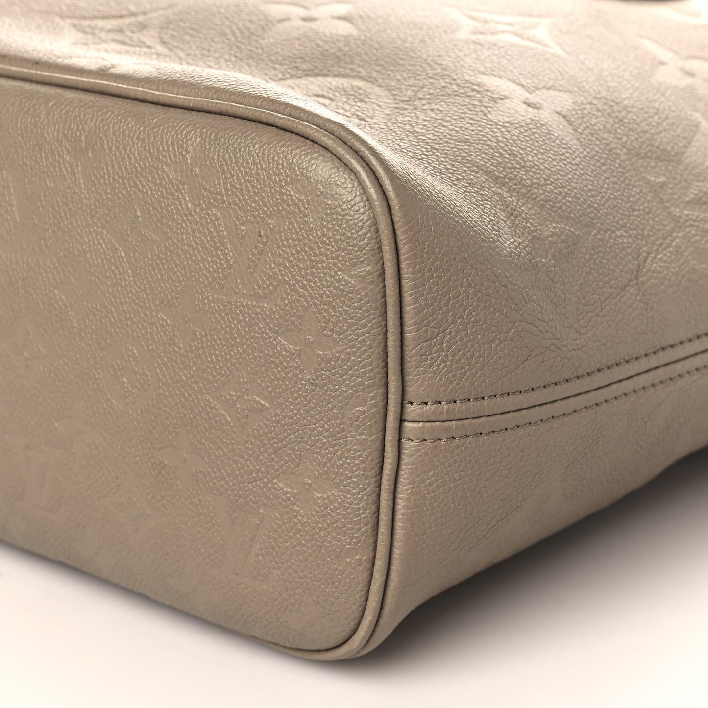 Empreinte Monogram Giant Neverfull MM Tourterelle