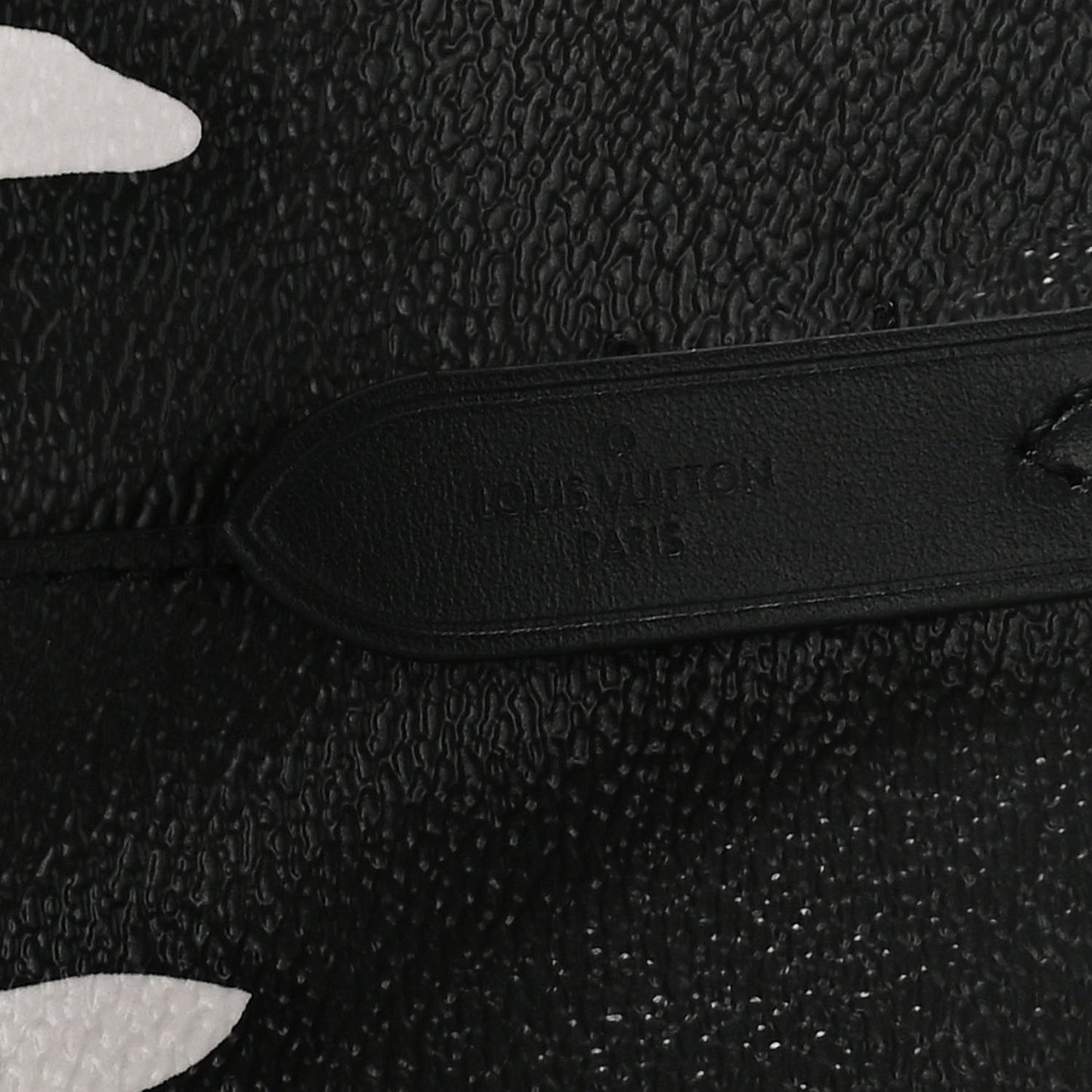 Monogram Giant Wild At Heart Neonoe MM Black