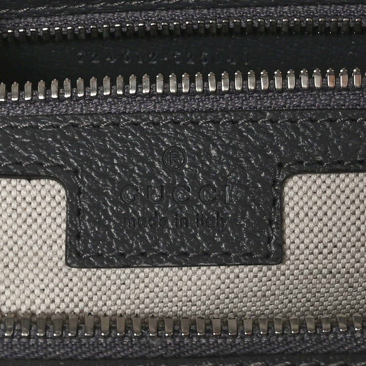 Gucci GG Supreme Monogram Textured Dollar Calfskin Large Savoy Duffle Bag Grey Black Graphite Grey 6 of 10