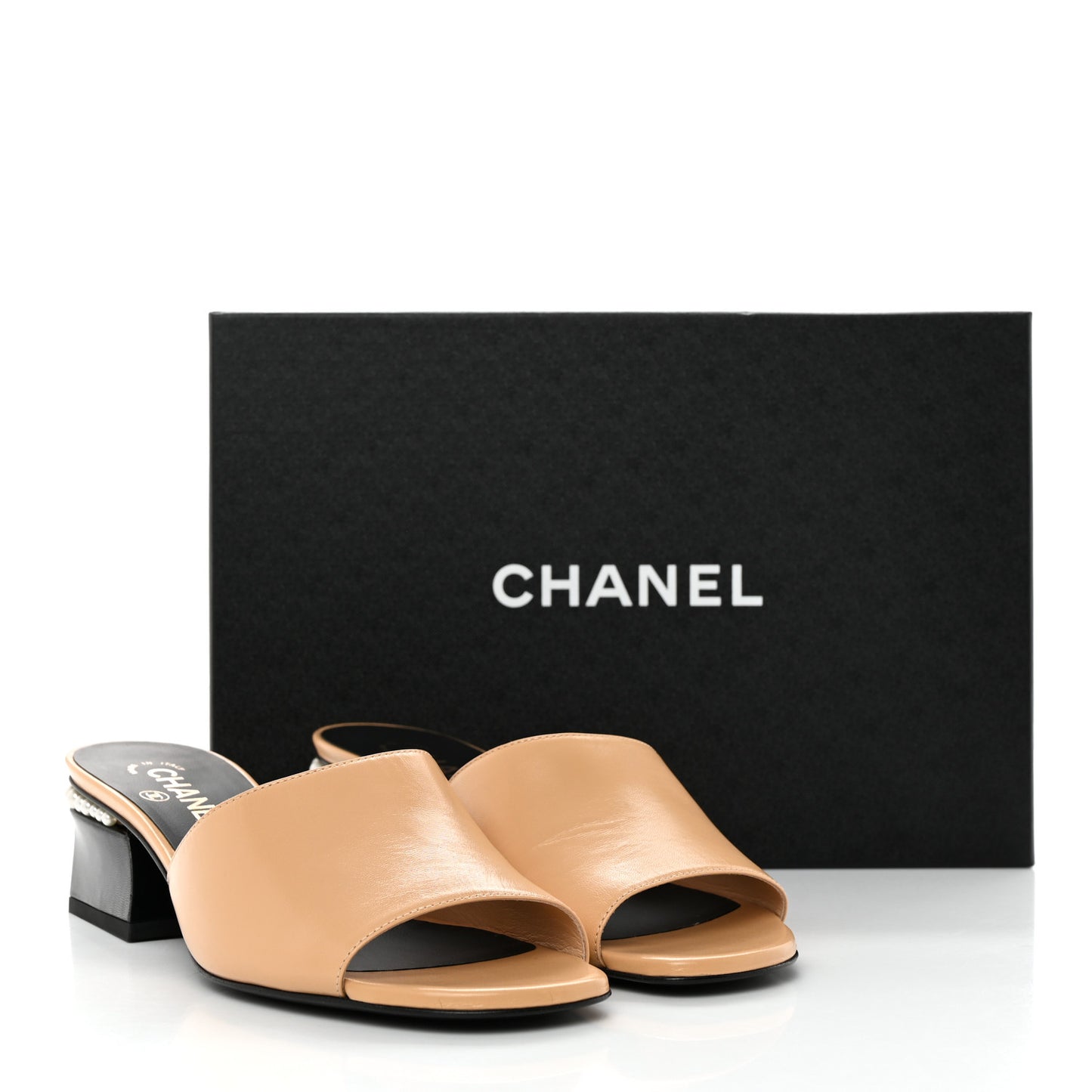 Shiny Goatskin Pearl Mule 39.5 Beige
