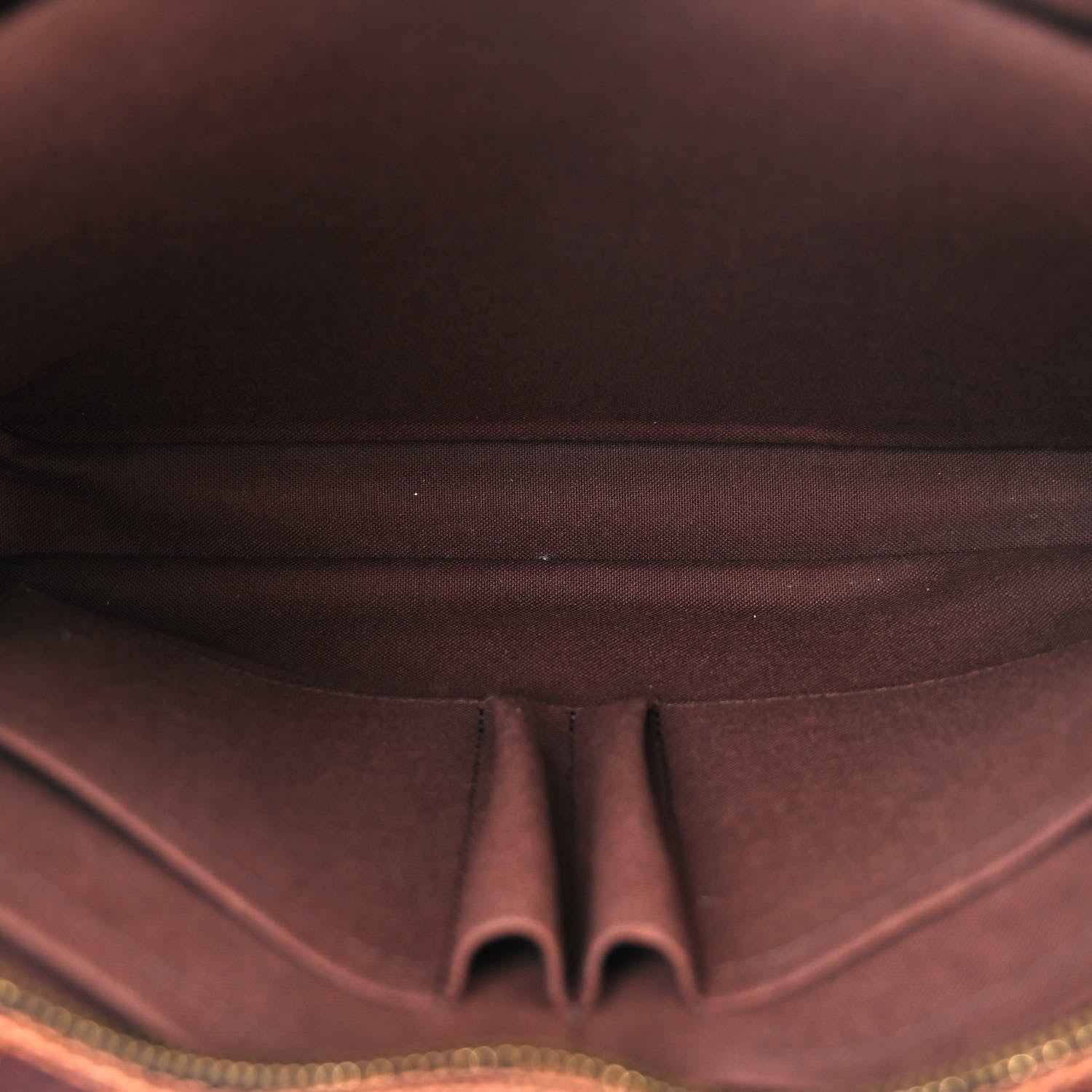 Louis Vuitton Damier Ebene Shelton MM 6 of 10