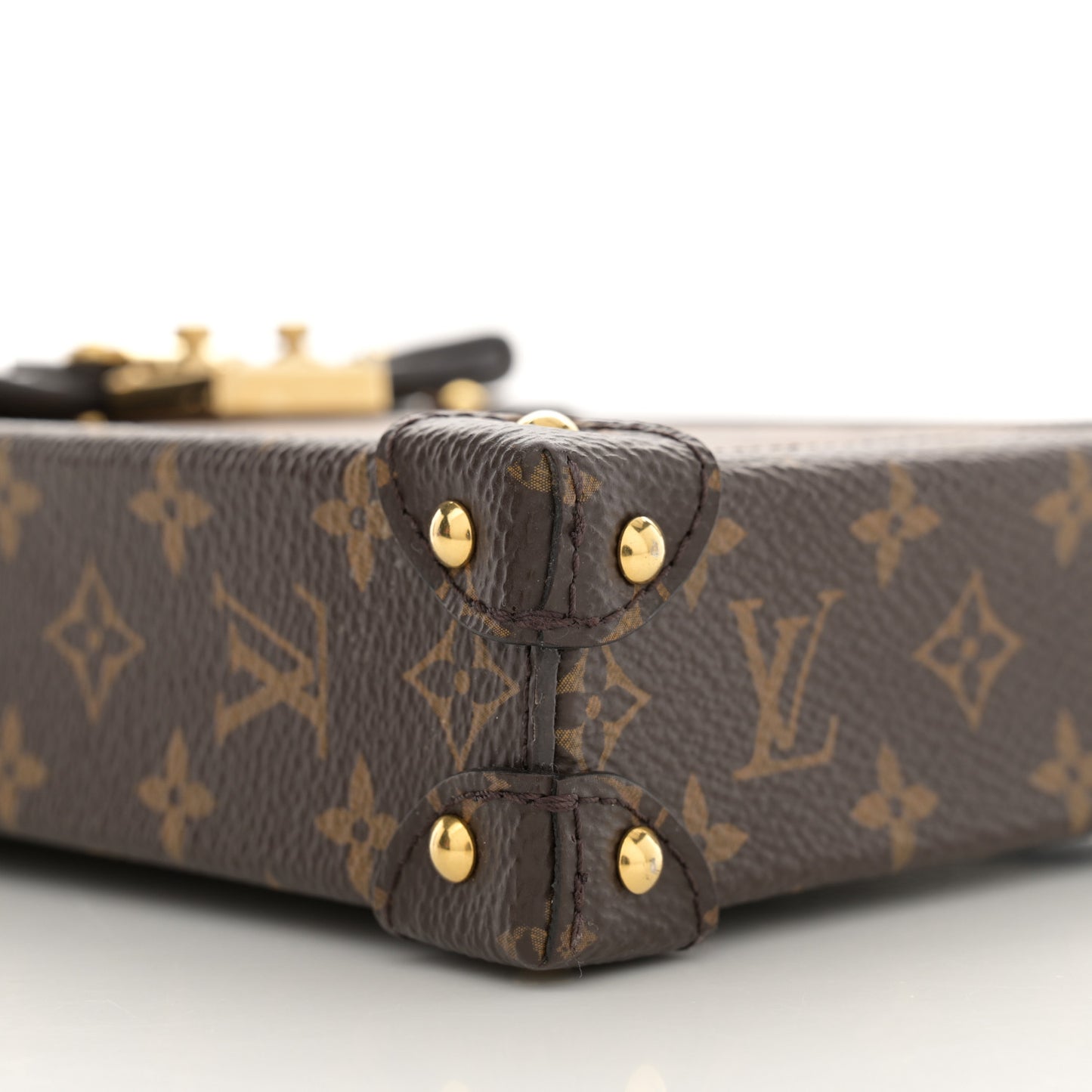 Reverse Monogram Pochette Trunk Verticale