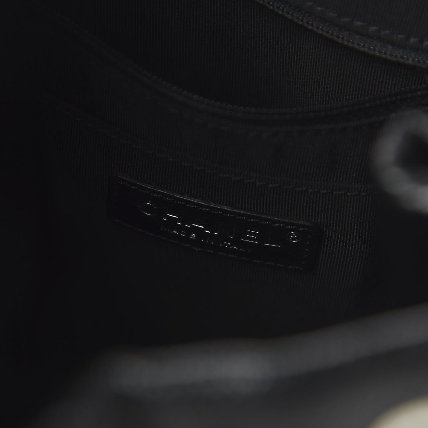 Caviar Quilted Small Chain Bucket Bag Black