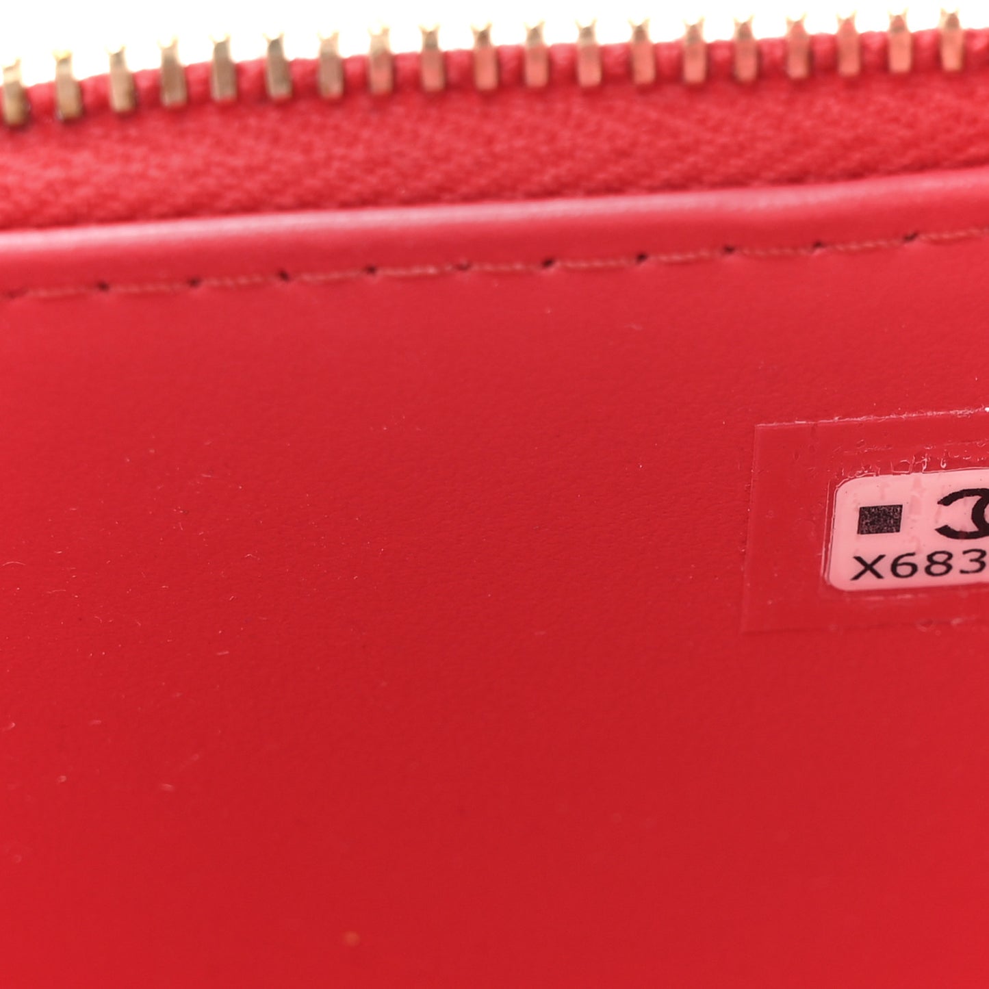 Caviar Quilted Small Vanity Case With Chain Red
