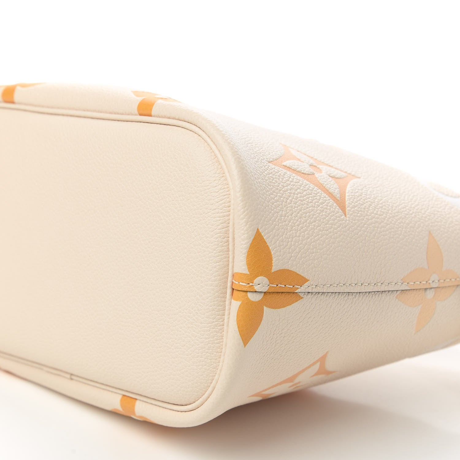 Louis Vuitton Empreinte Monogram Giant By The Pool Marshmallow Hobo Cream Saffron 10 of 10