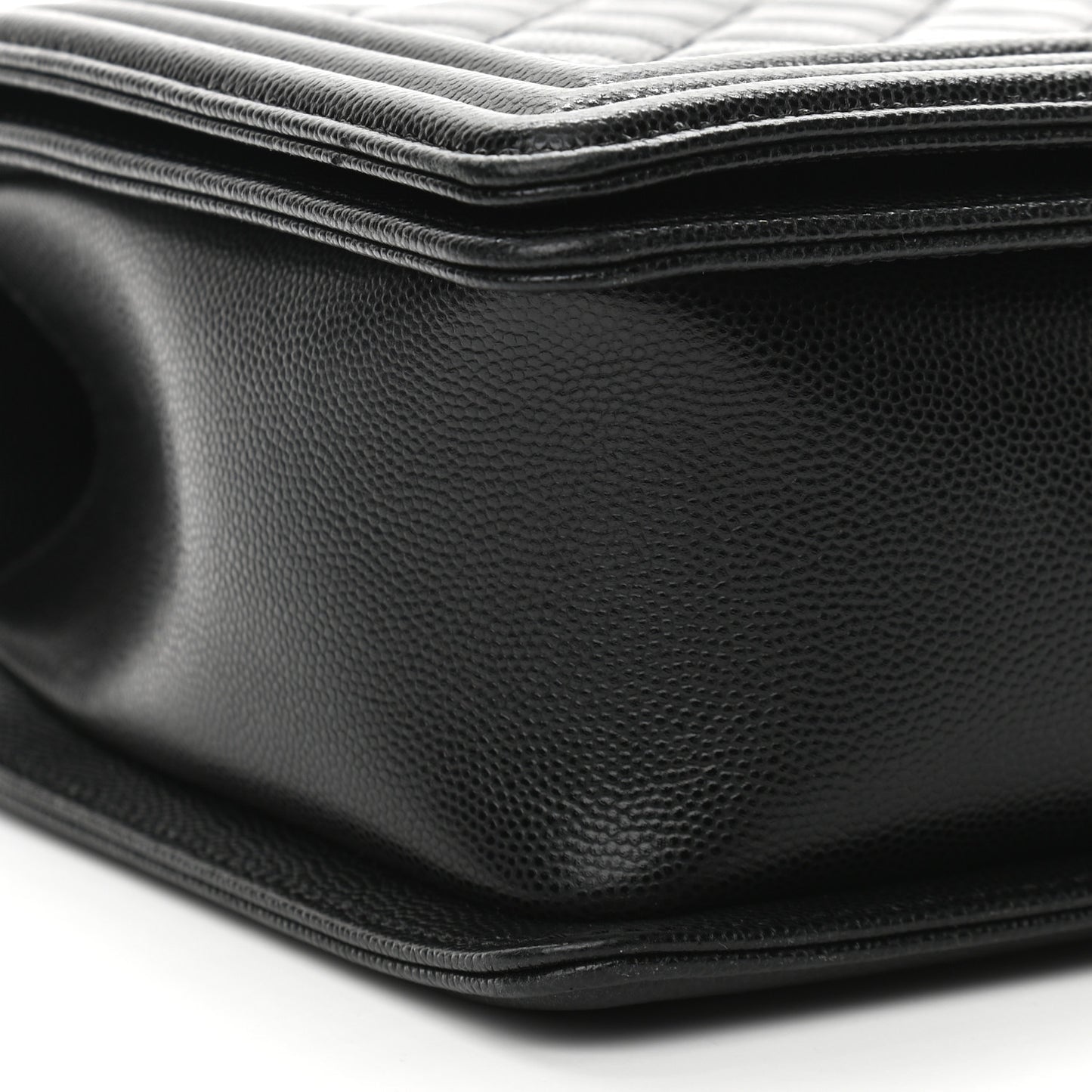 Caviar Quilted New Medium Boy Flap Black