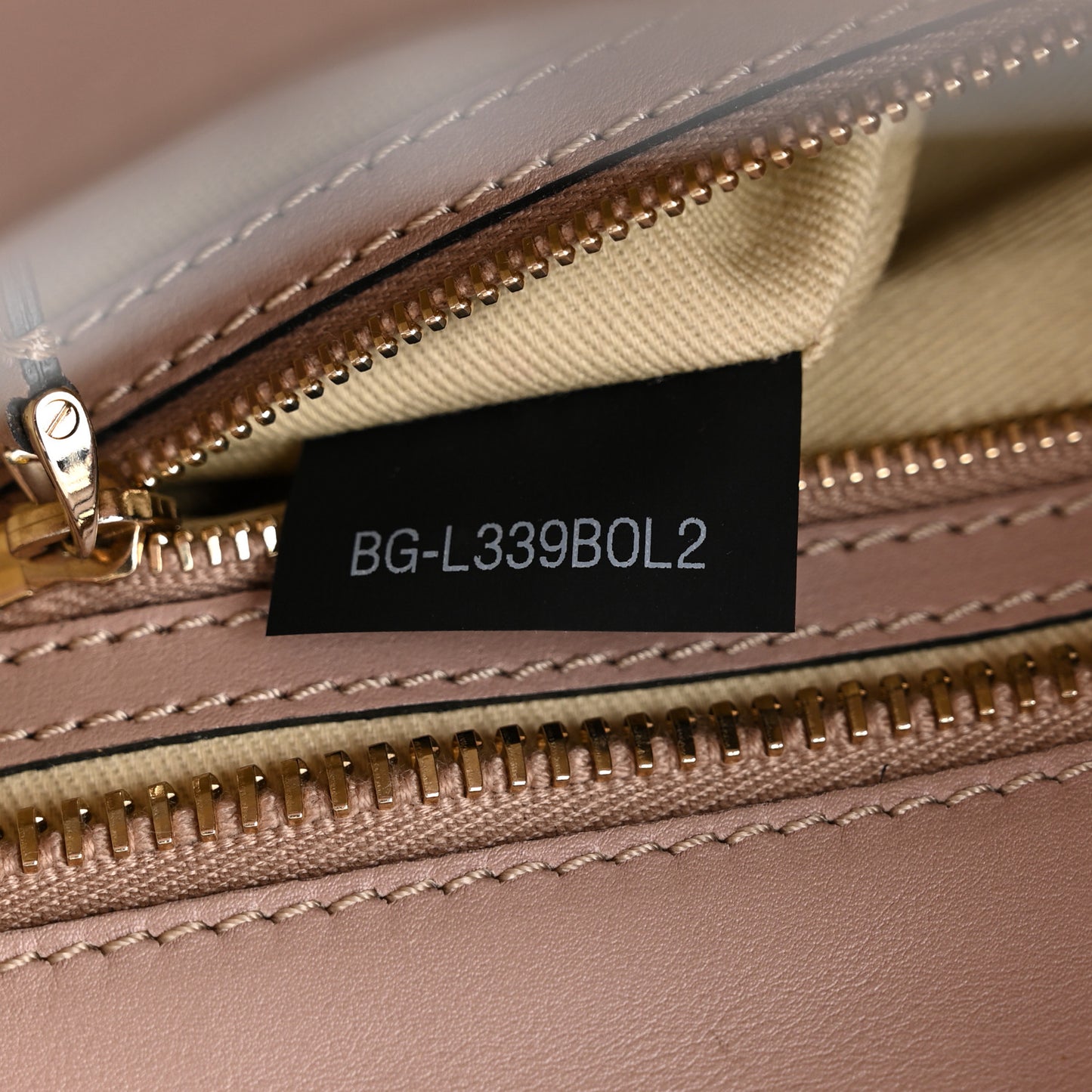 Vitello Rockstud Double Handle Tote Poudre