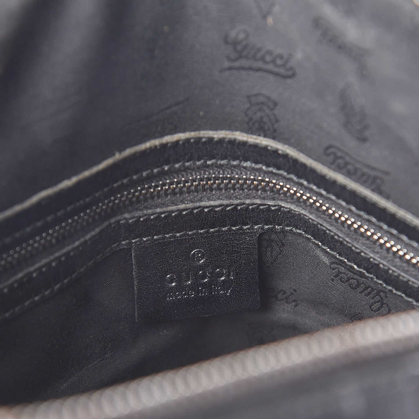 Imprime Monogram Medium Joy Stud Boston Black