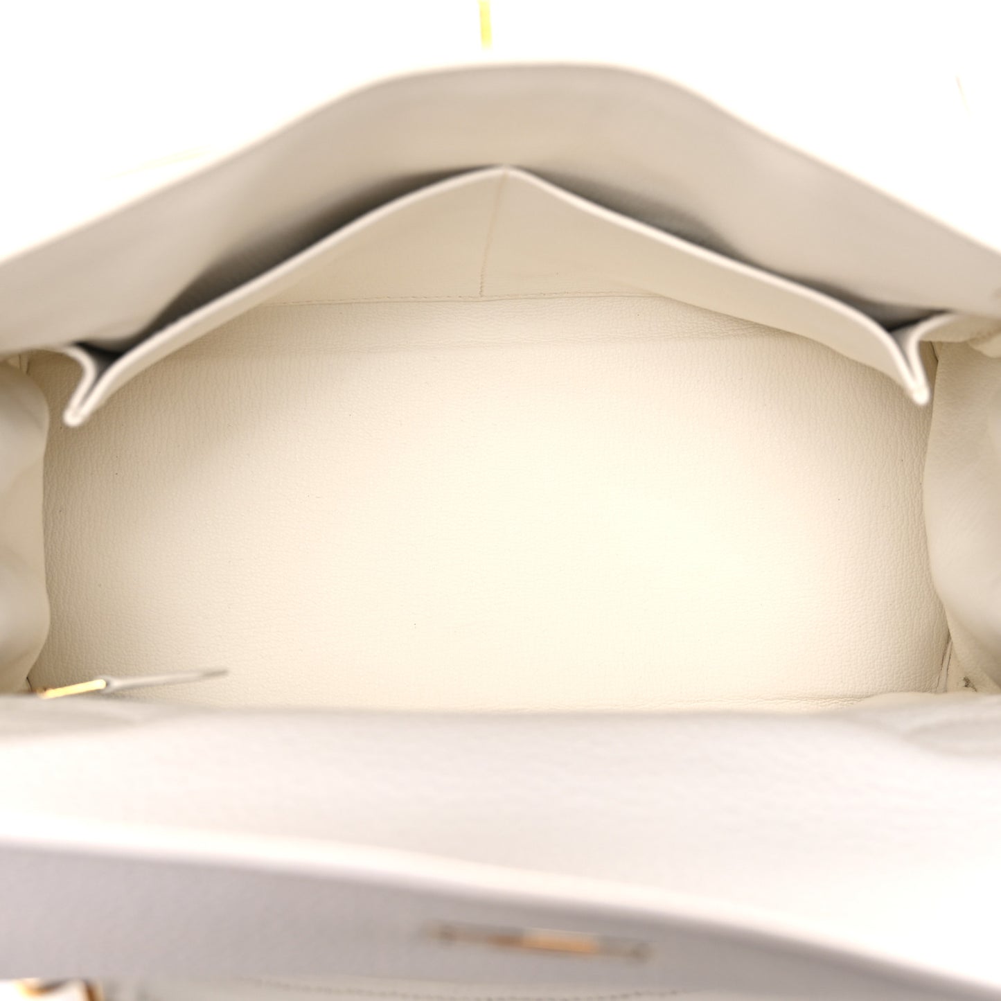 Taurillon Clemence Kelly Retourne 28 White