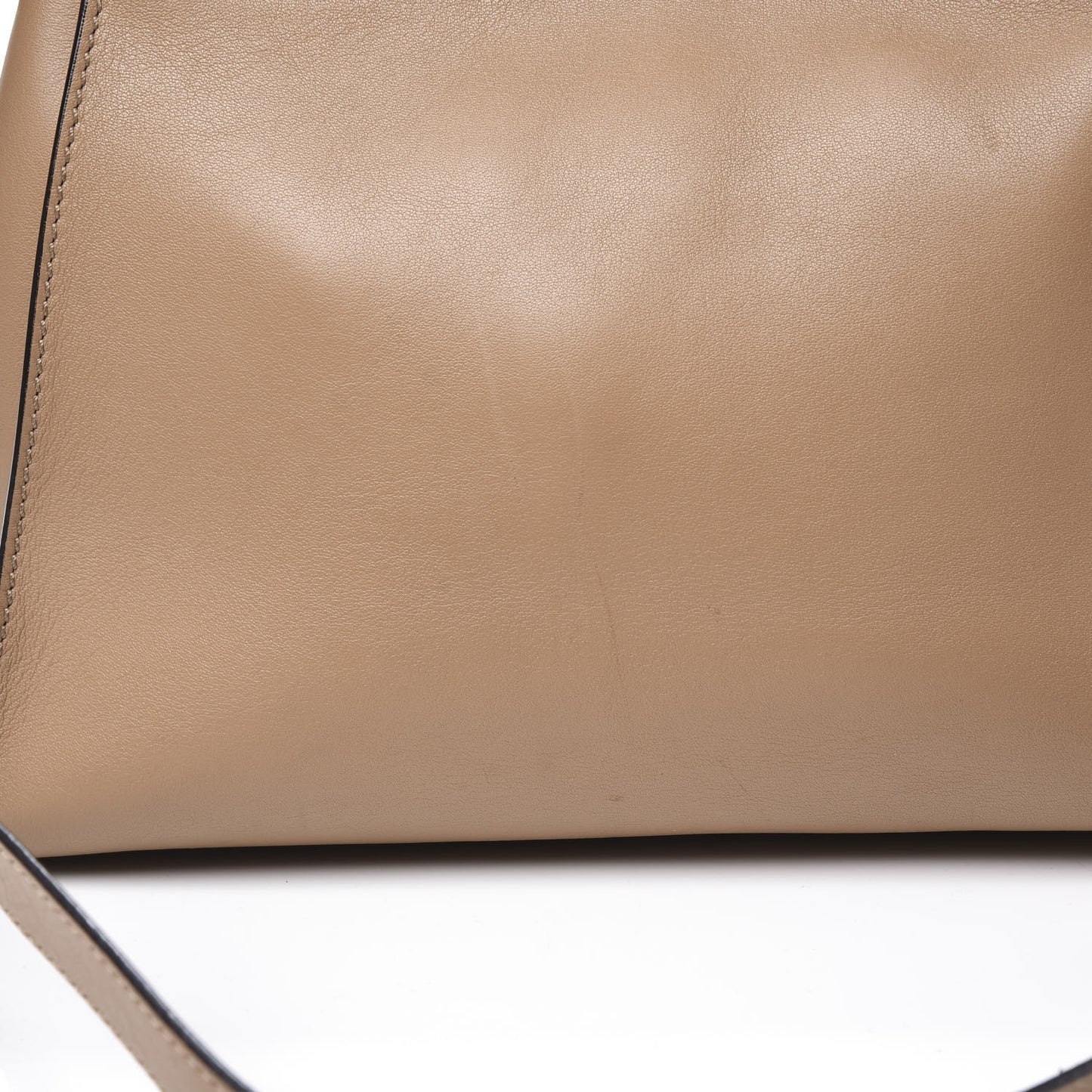 Vitello Seta Medium Peekaboo Iconic Satchel Cuoio
