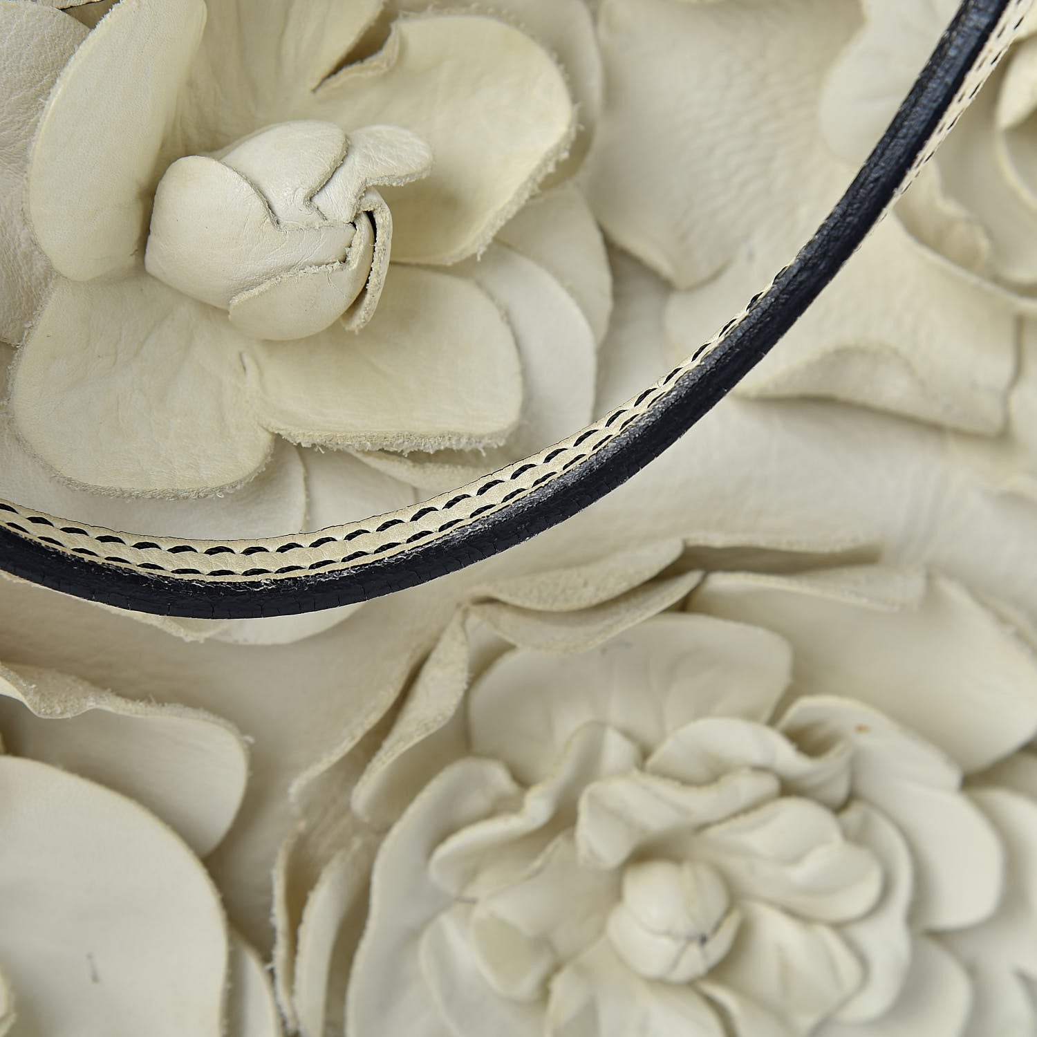 Valentino Garavani Nappa Floral Tote White 24 of 24