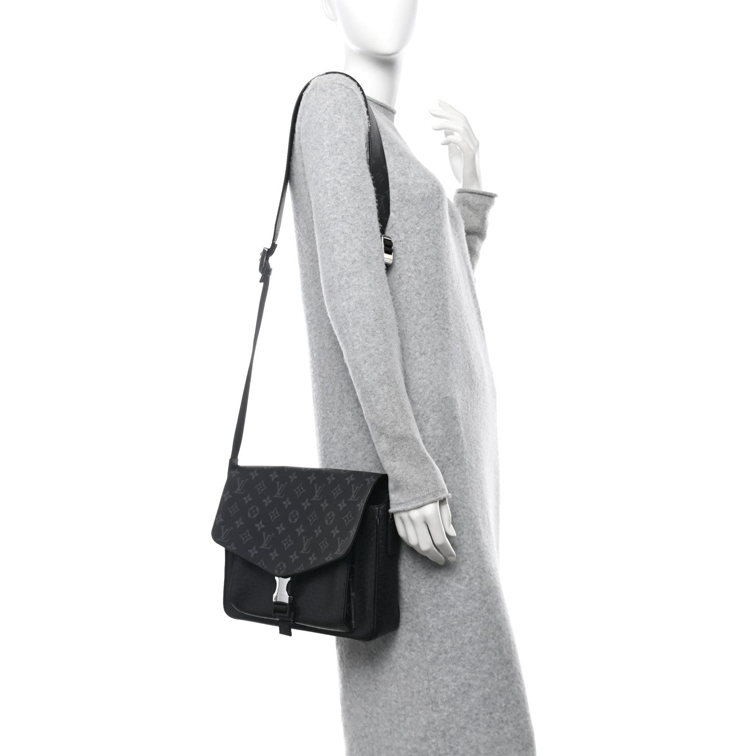 Louis Vuitton Taigarama Messengerama Black 2 of 9