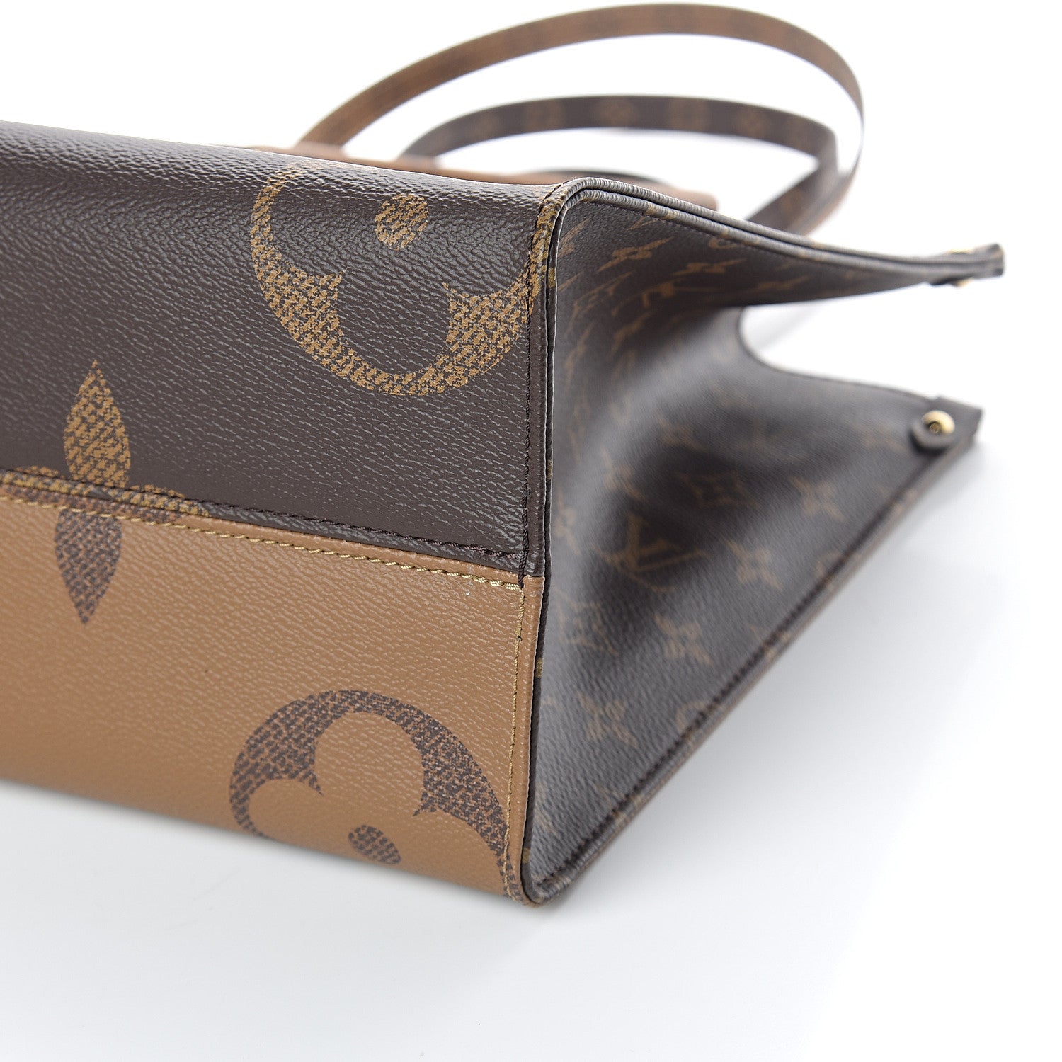 Louis Vuitton Reverse Monogram Giant Onthego MM 8 of 8