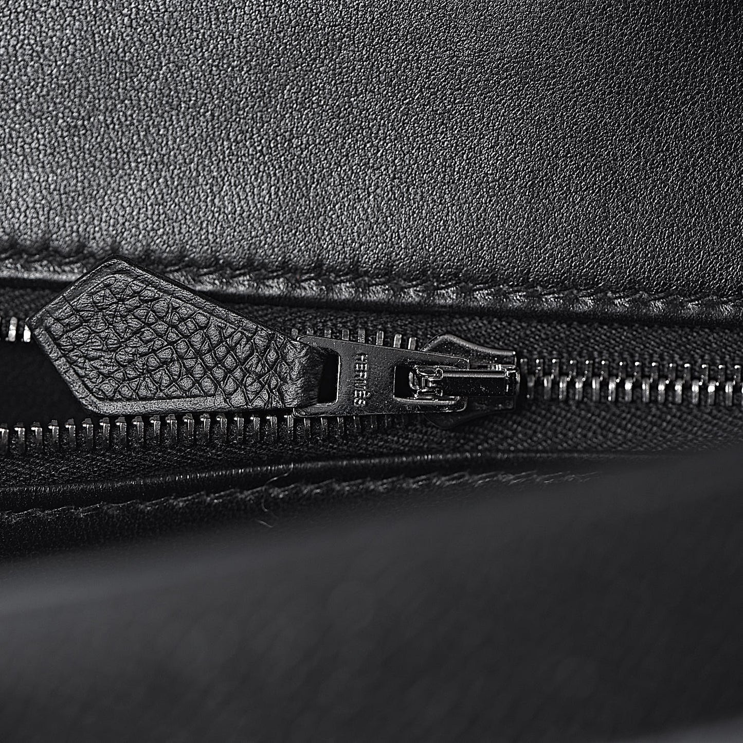 Epsom Constance 24 Black