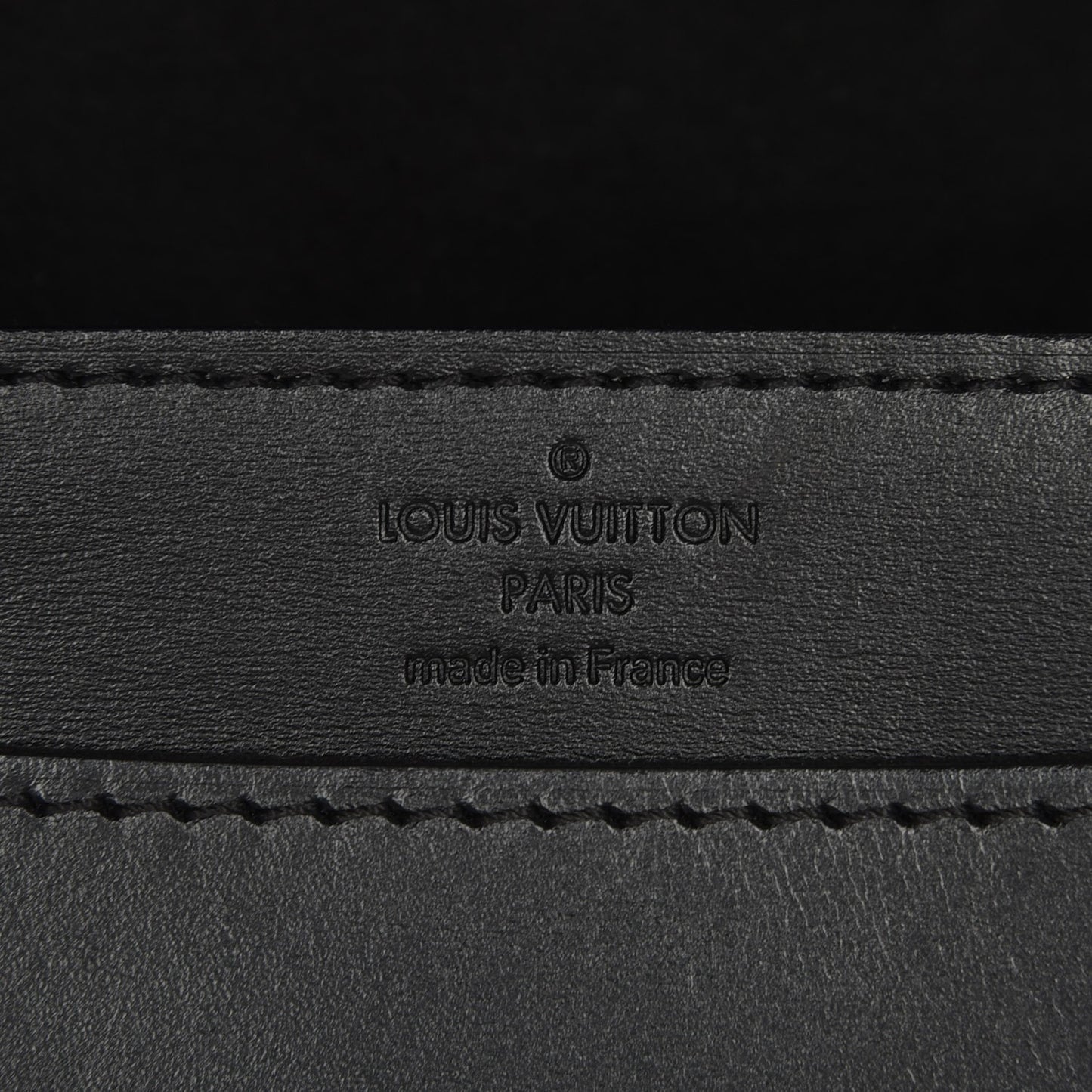 Calfskin Chain Louise GM Black