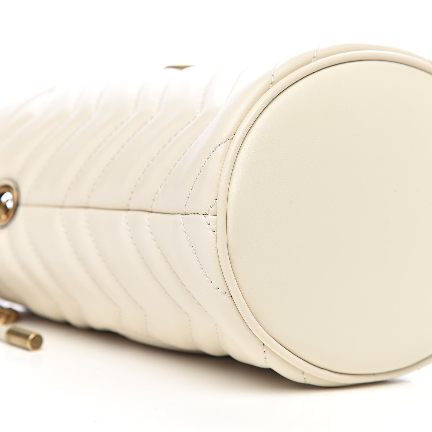 Calfskin Matelasse Mini GG Marmont 2.0 Bucket Bag White