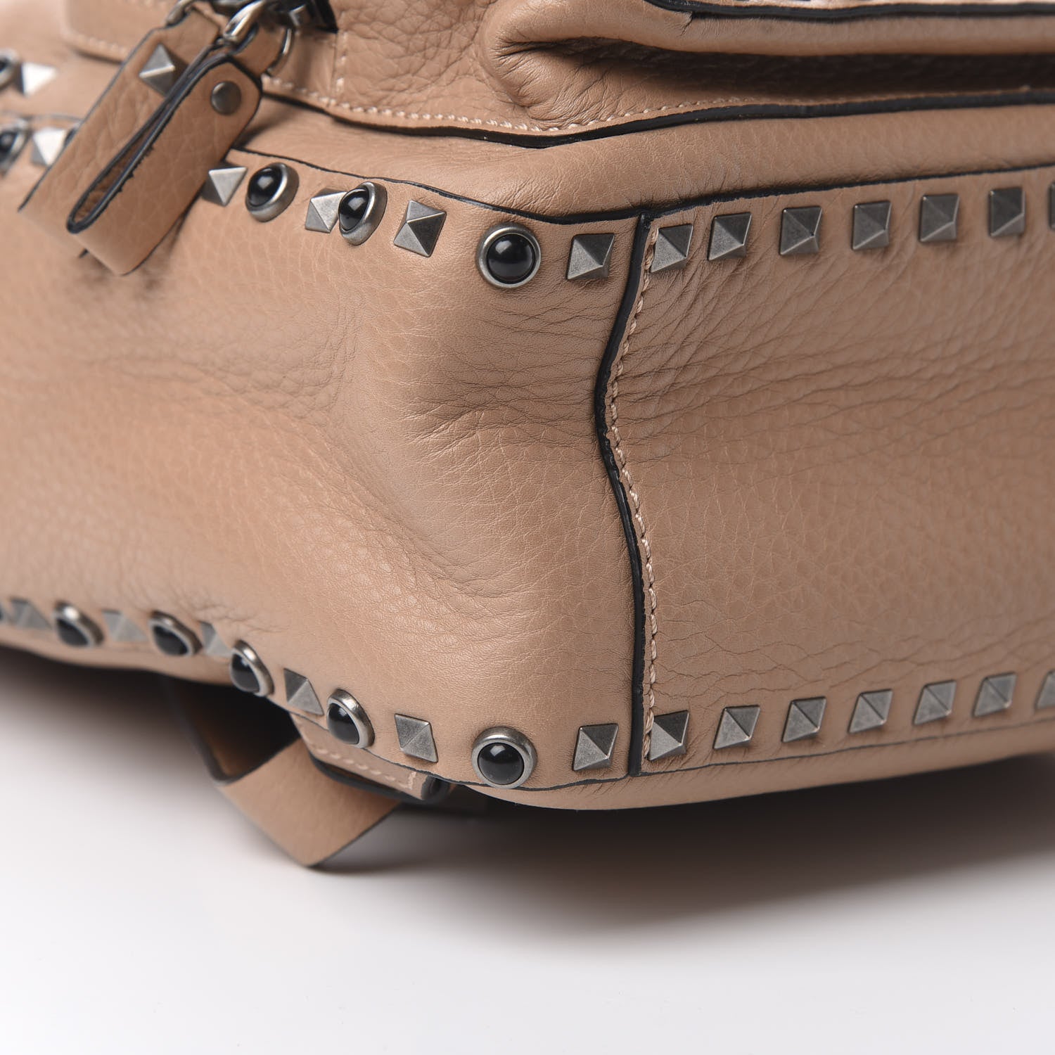 Valentino Garavani VALENTIN Pebbled Calfskin Medium Guitar Strap Rockstud Rolling Backpack Soft Noisette 7 of 9