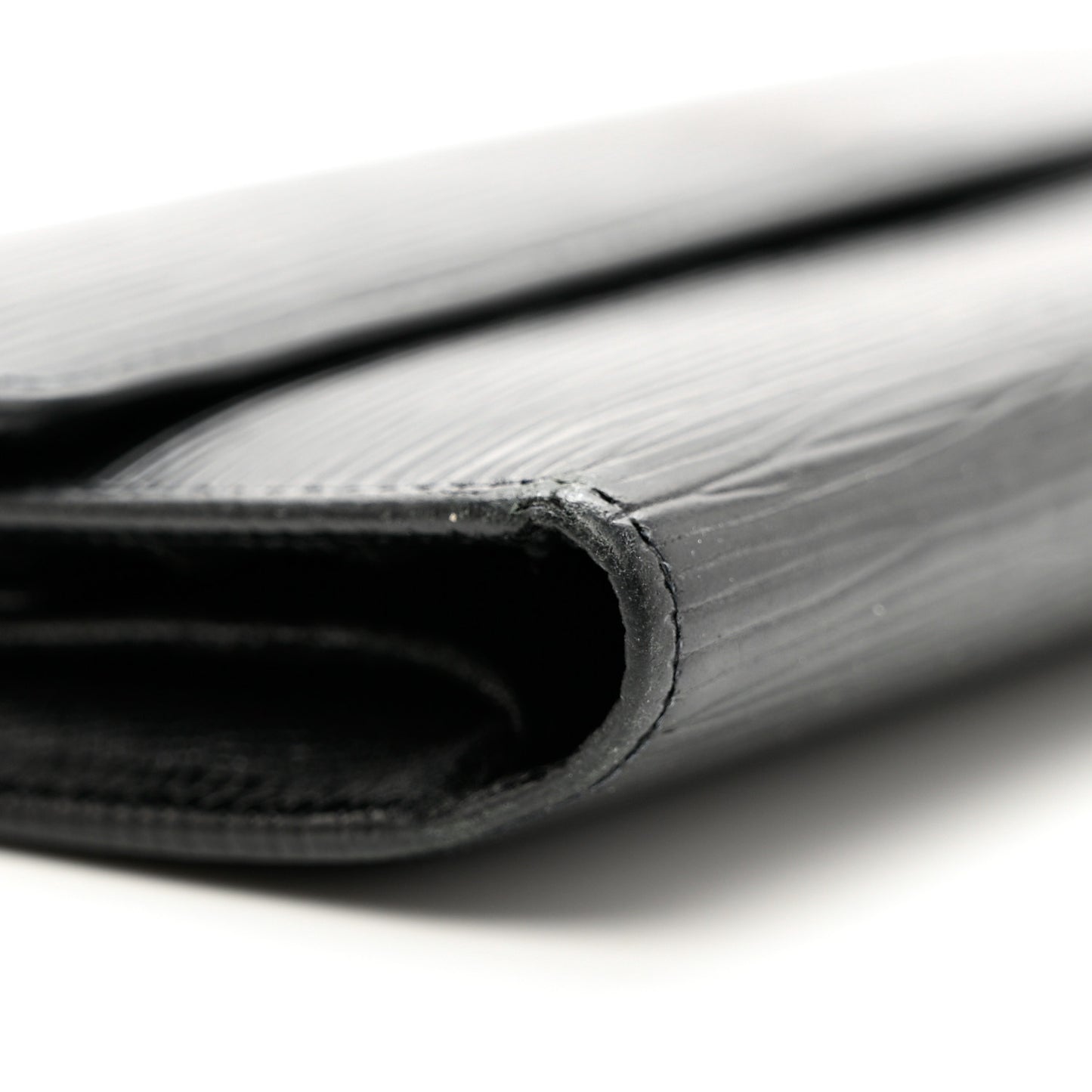 Epi Porte Tresor International Wallet Black