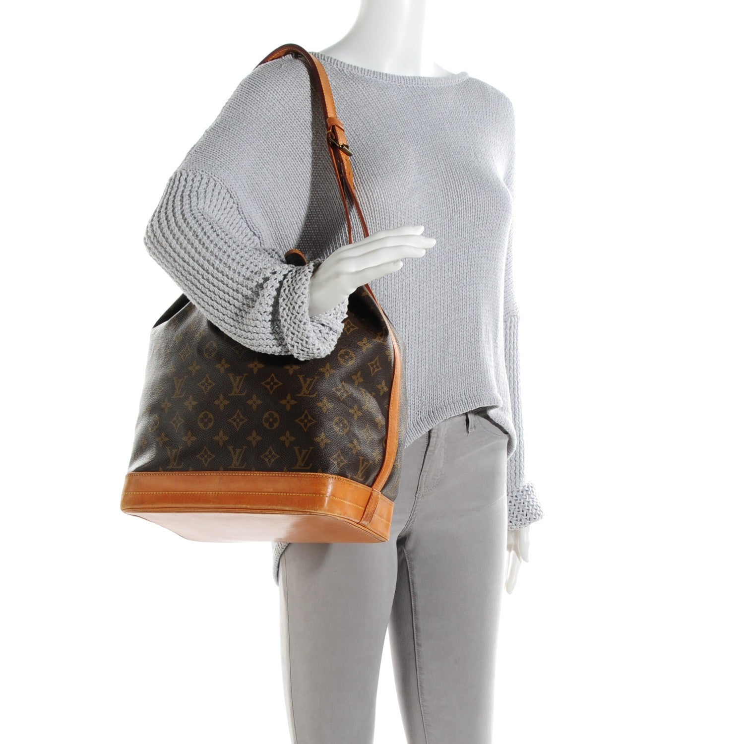 Louis Vuitton Monogram Noe 2 of 8