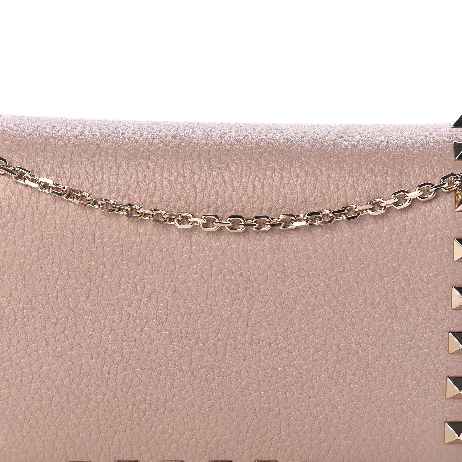 Valentino Garavani Pebbled Calfskin Rockstud Wallet on Chain Poudre 7 of 10