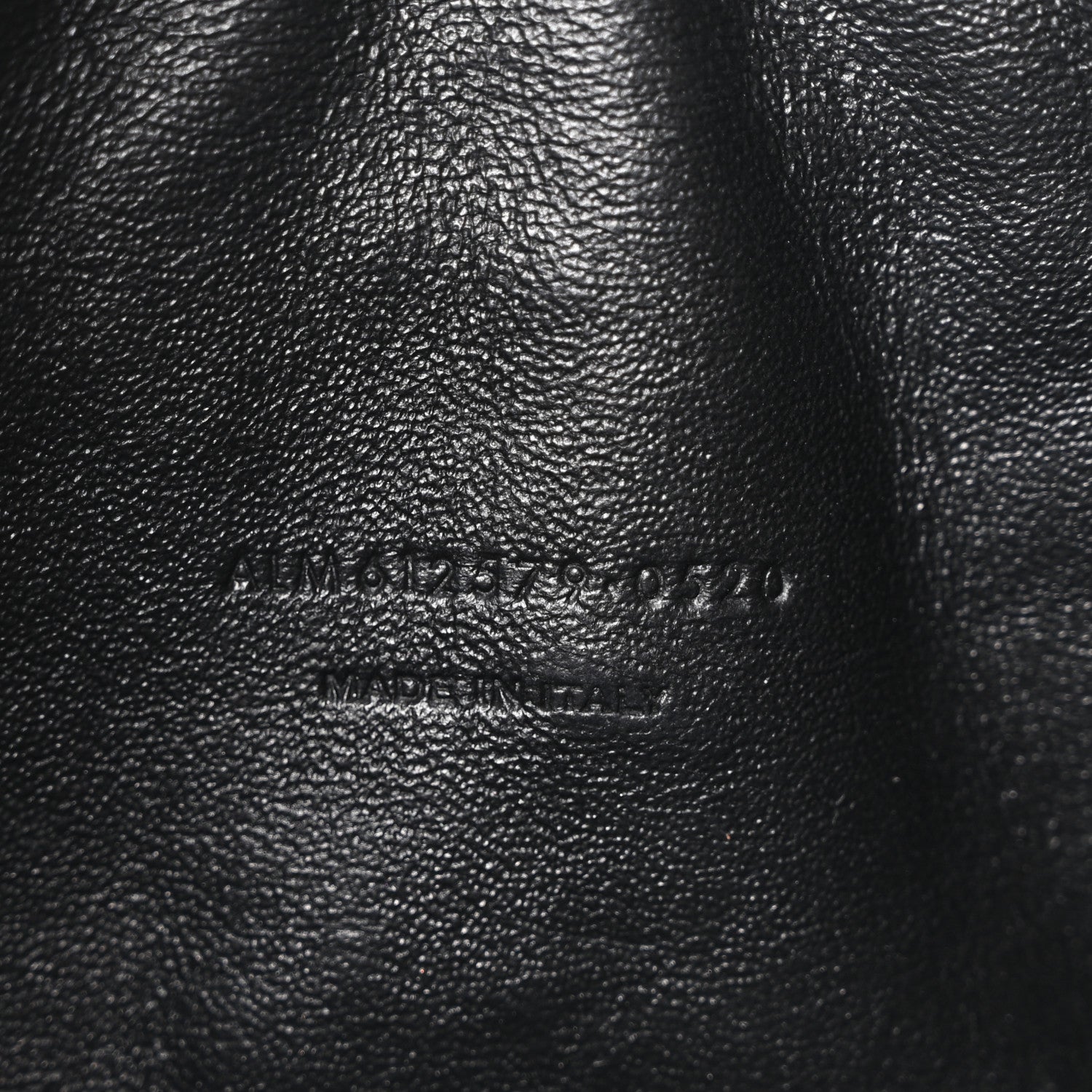 Saint Laurent Grain De Poudre Matelasse Monochrome Monogram Mini Lou Camera Bag Black 7 of 11