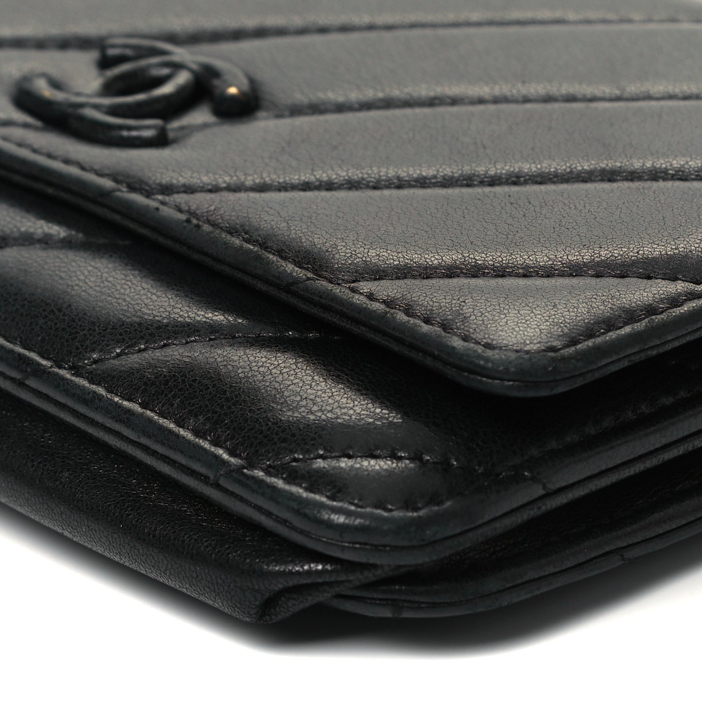 Goatskin Diagonal Quilted Wallet On Chain WOC Black