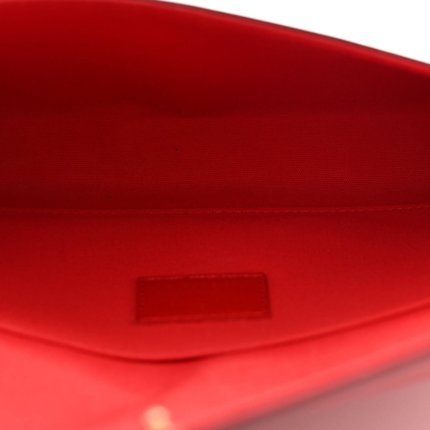 Vernis Felicie Pochette Chain Wallet Cherry