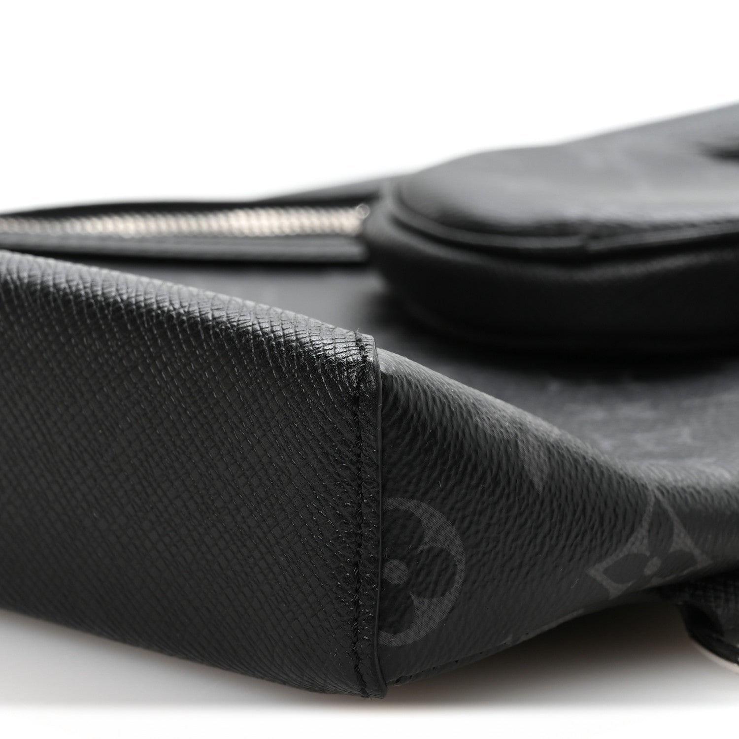 Louis Vuitton Taigarama Duo Slingbag Black 9 of 9
