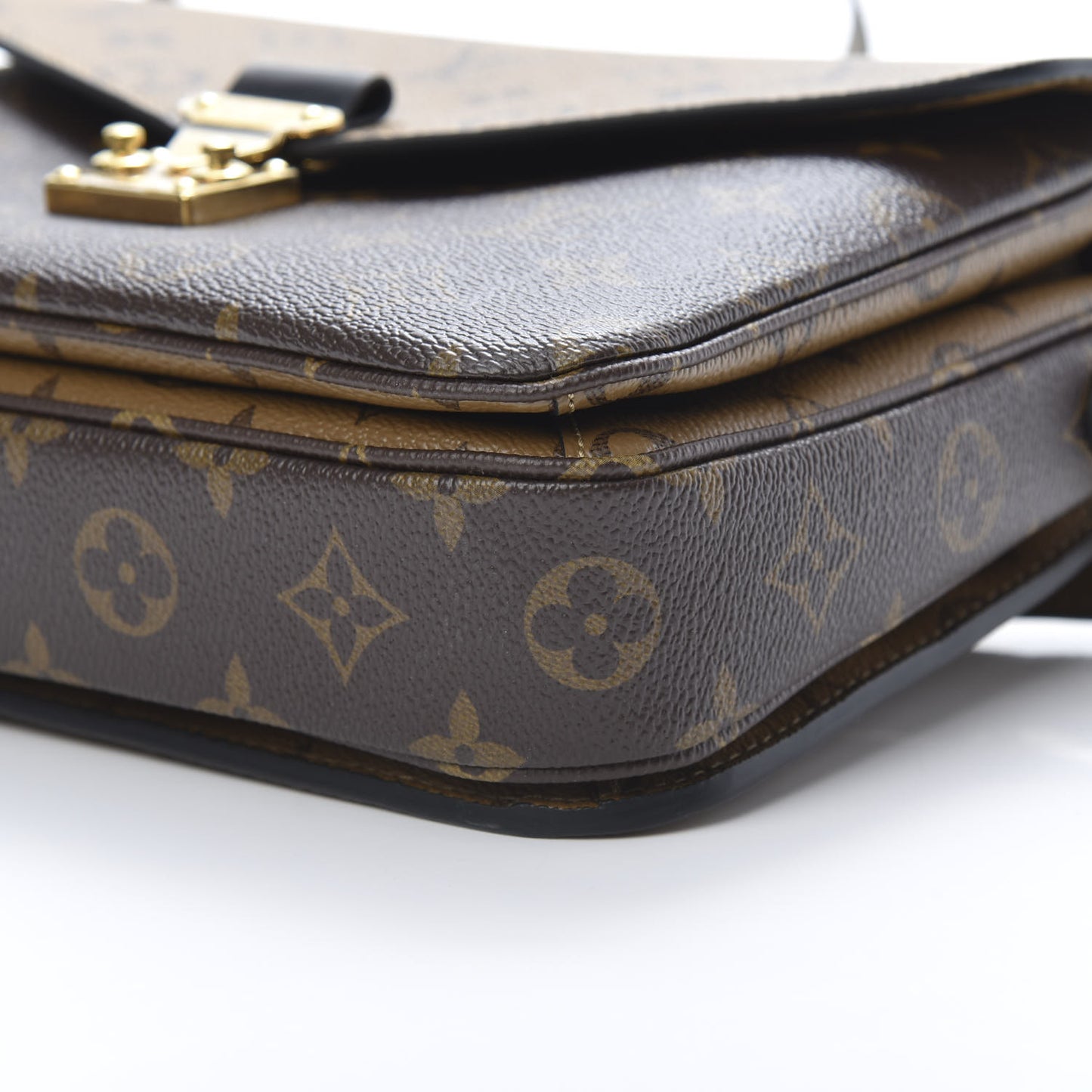 Reverse Monogram Pochette Metis