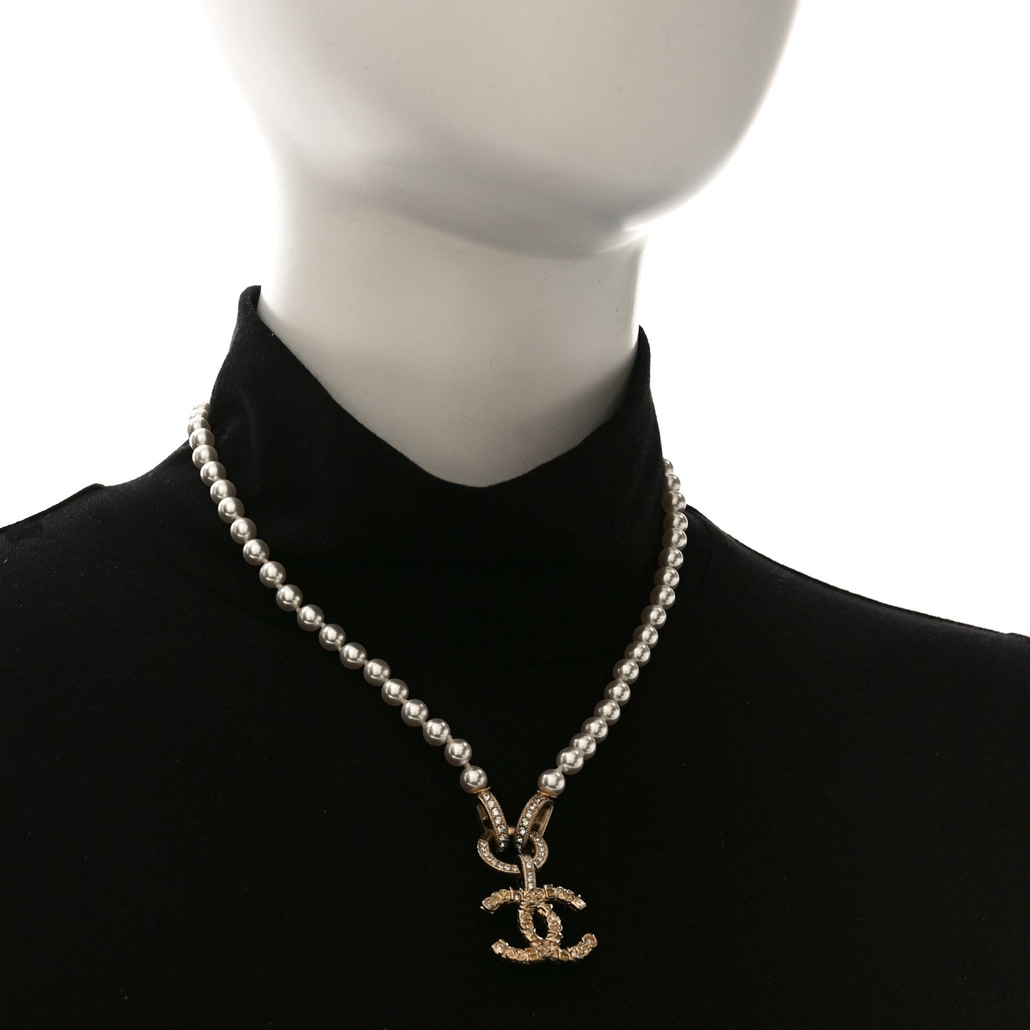 Pearl Crystal CC Short Necklace