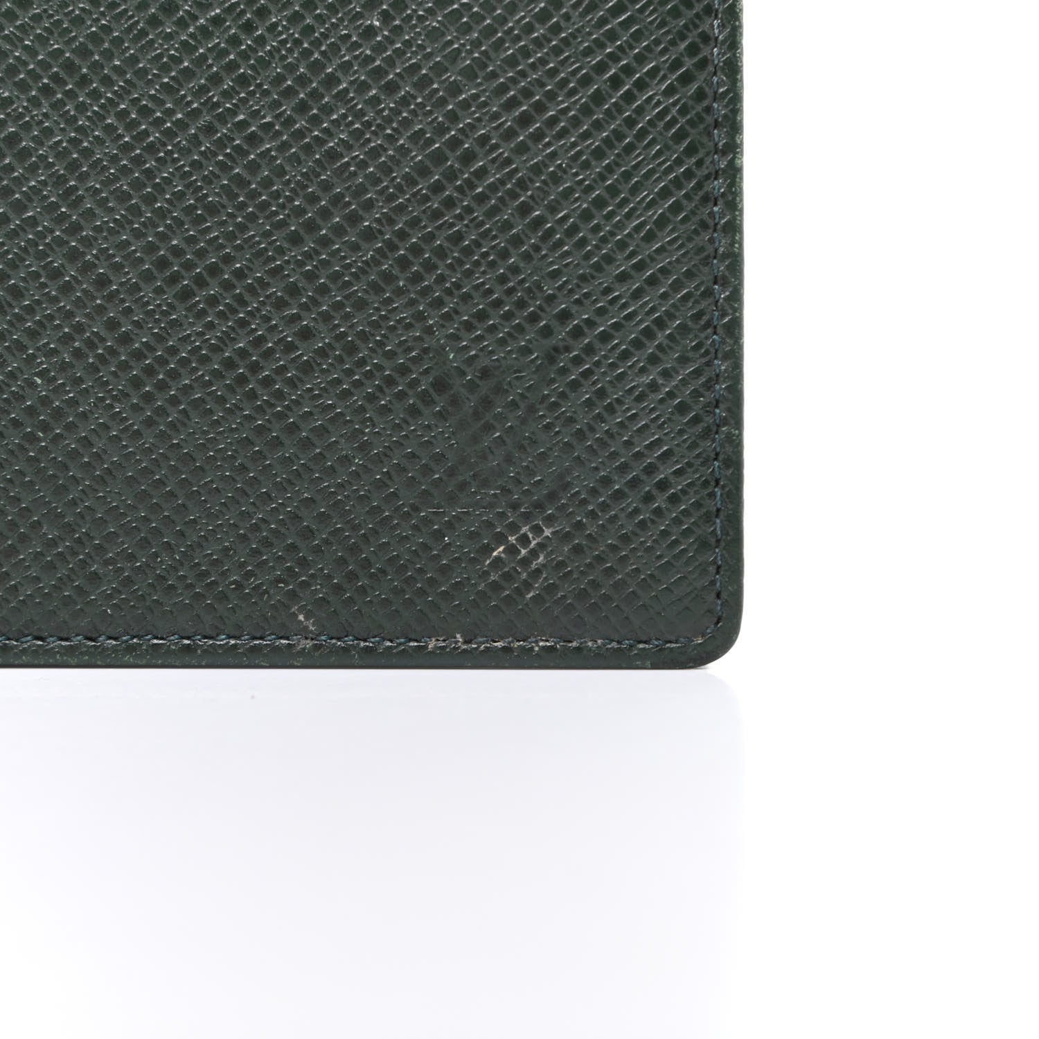 Louis Vuitton Taiga Porte-Chequier Cartes Credit Wallet Epicea 8 of 8