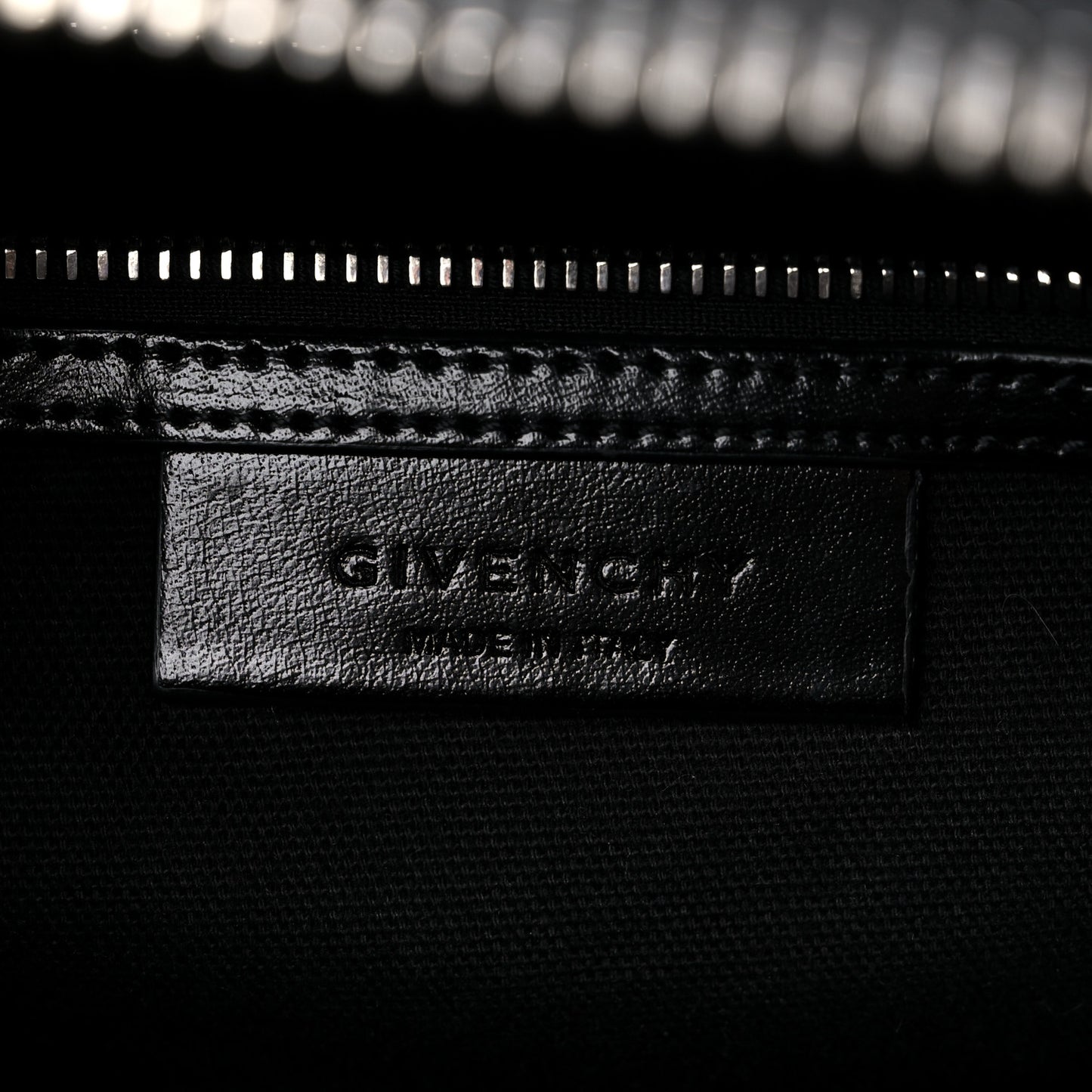 Shiny Lord Calfskin Small Antigona Black